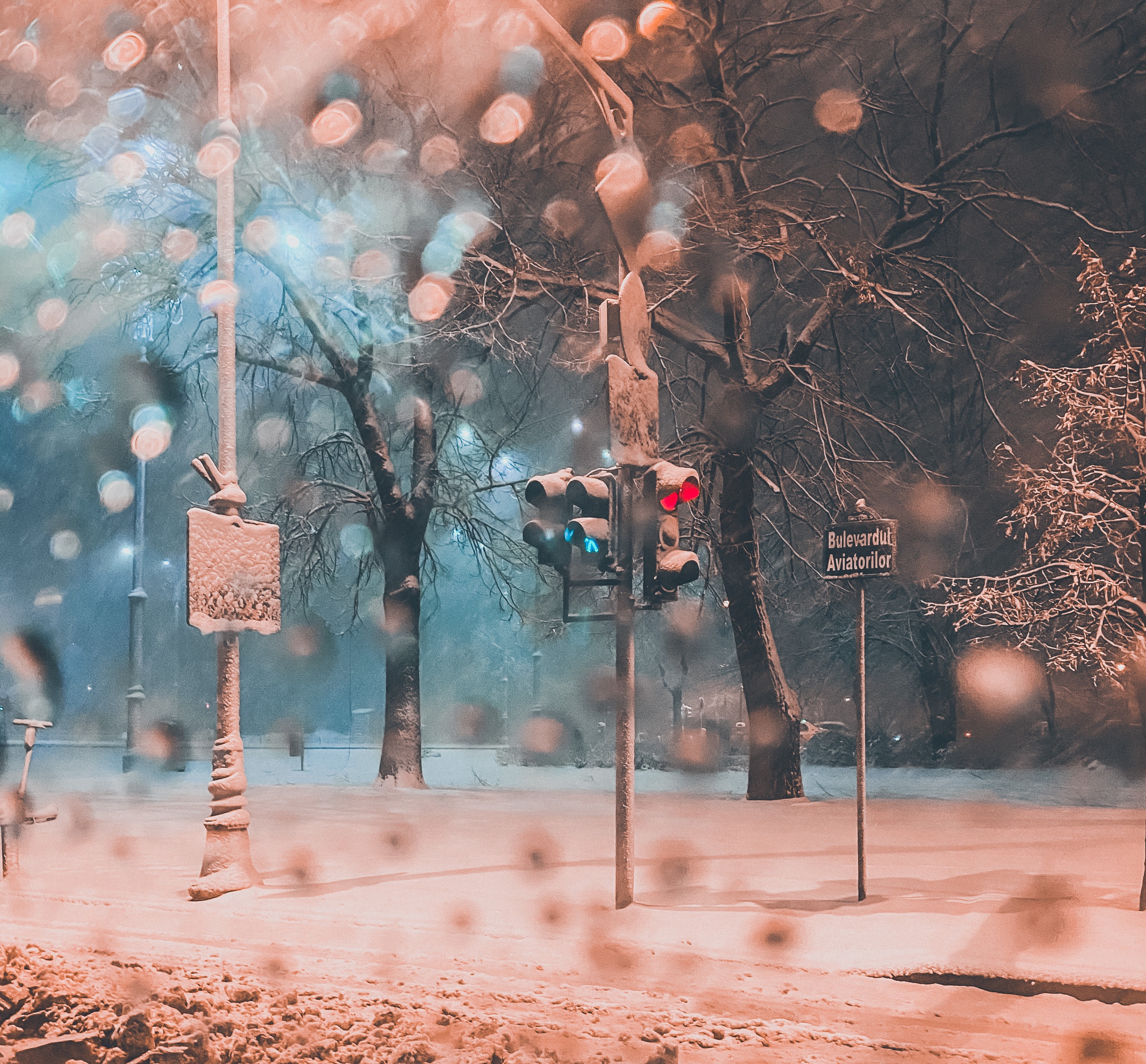 winter, traffic light, snow, miscellanea, miscellaneous, street, snowstorm wallpapers for tablet