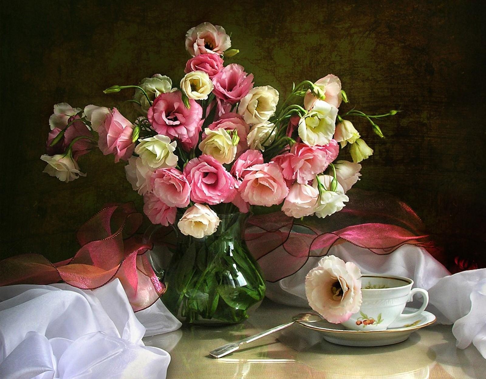 Laden Sie das Blumen, Strauß, Bouquet, Die Kleidung, Tuch, Vase, Lisiantus Russell, Lisianthus Russell, Seide, Die Seide, Tee Paar, Tee-Paar-Bild kostenlos auf Ihren PC-Desktop herunter