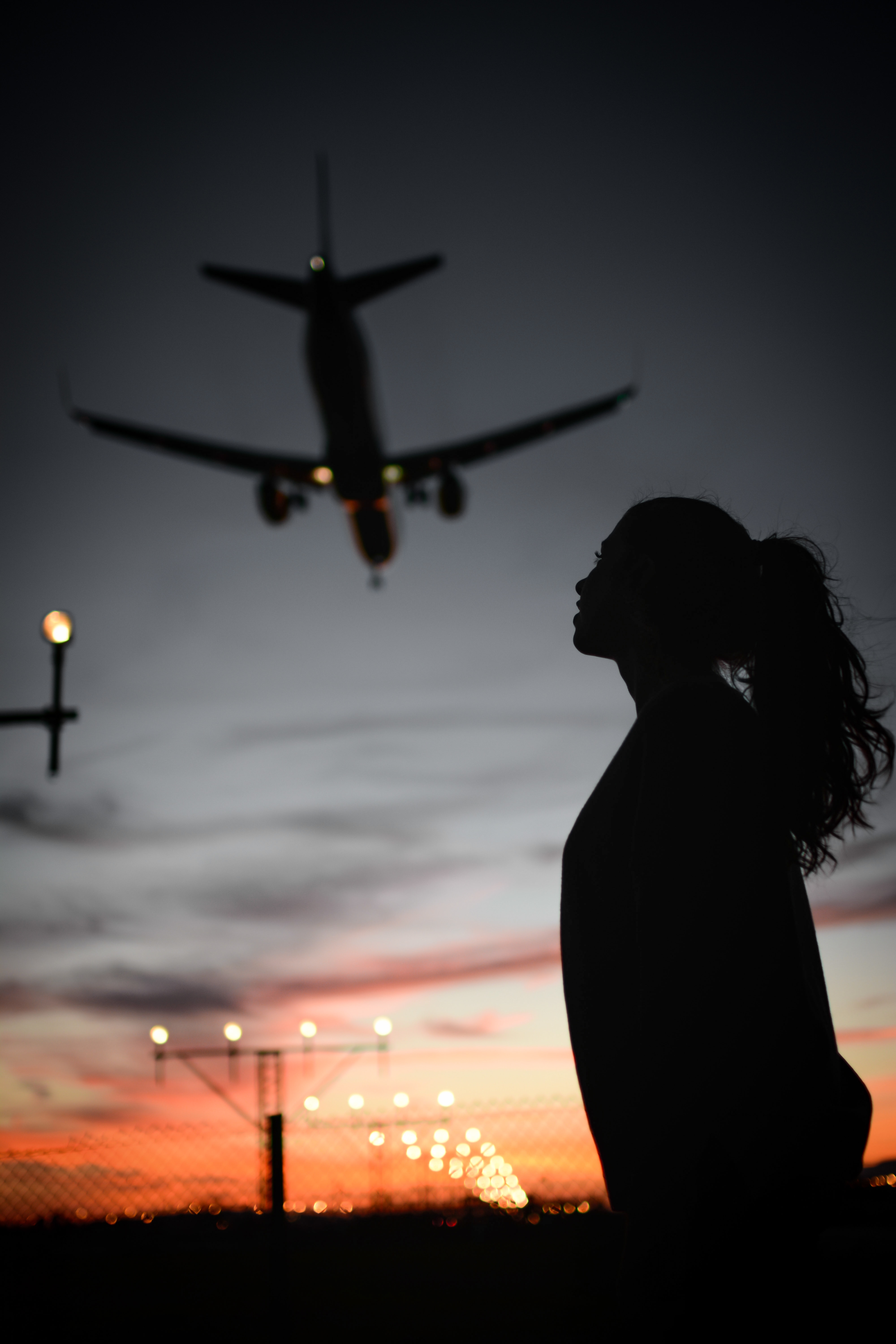 airplane, girl, twilight, dark, silhouette, dusk, plane 4K