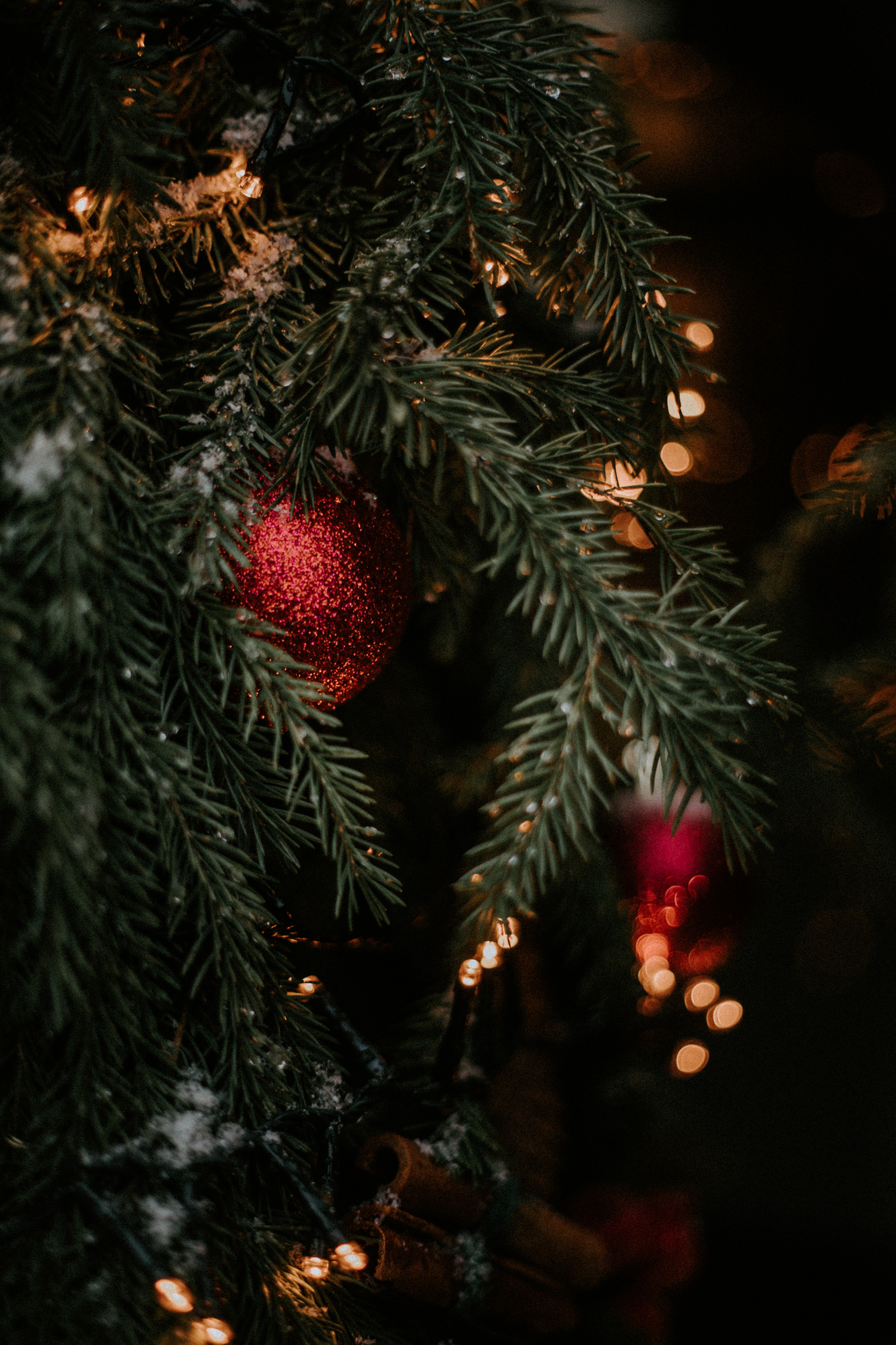 holidays, new year, decorations, christmas, christmas tree, garland, garlands Full HD