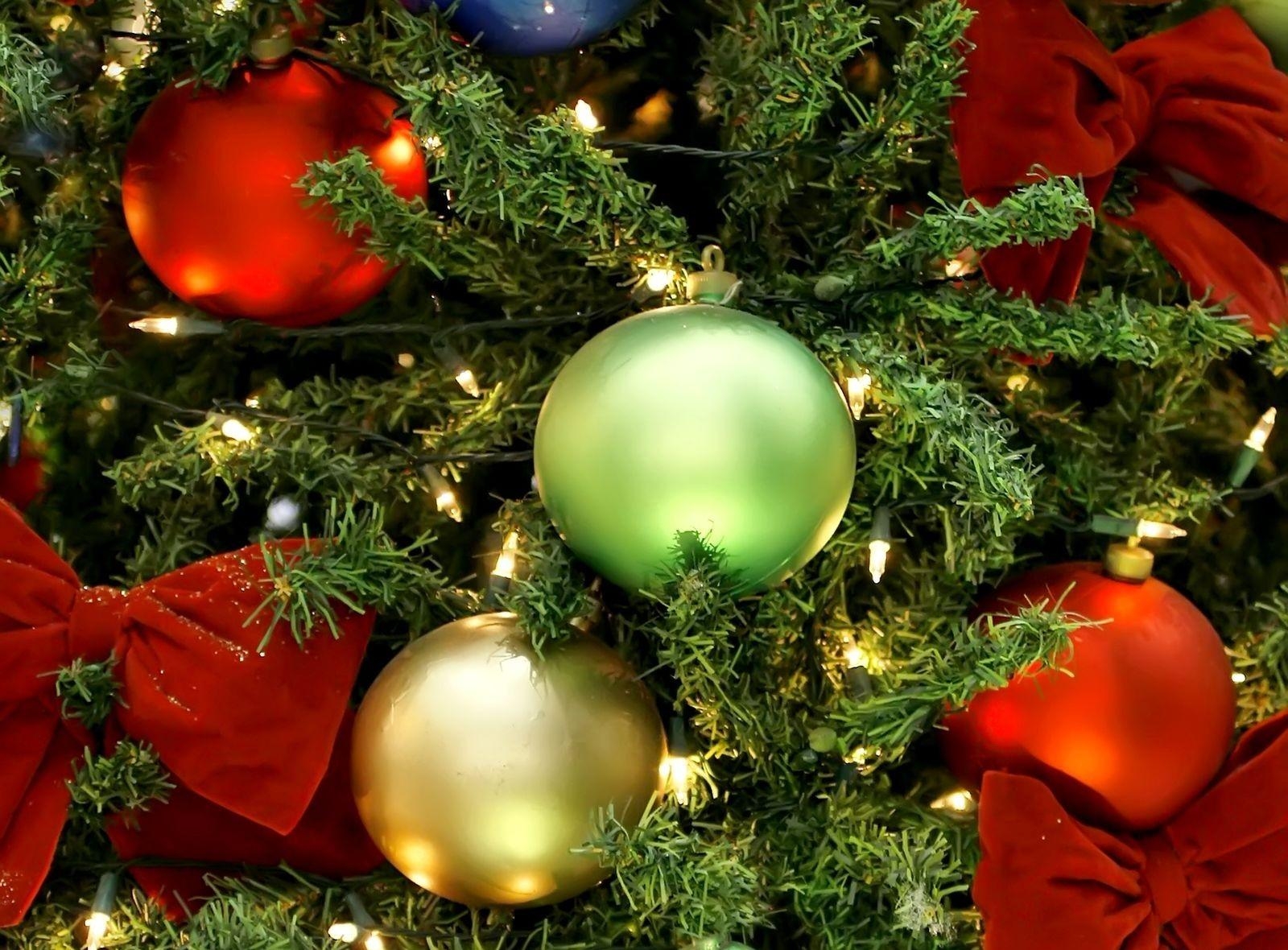 holidays, new year, christmas, holiday, close up, christmas decorations, christmas tree toys, christmas tree, garland, balls, bows, garlands