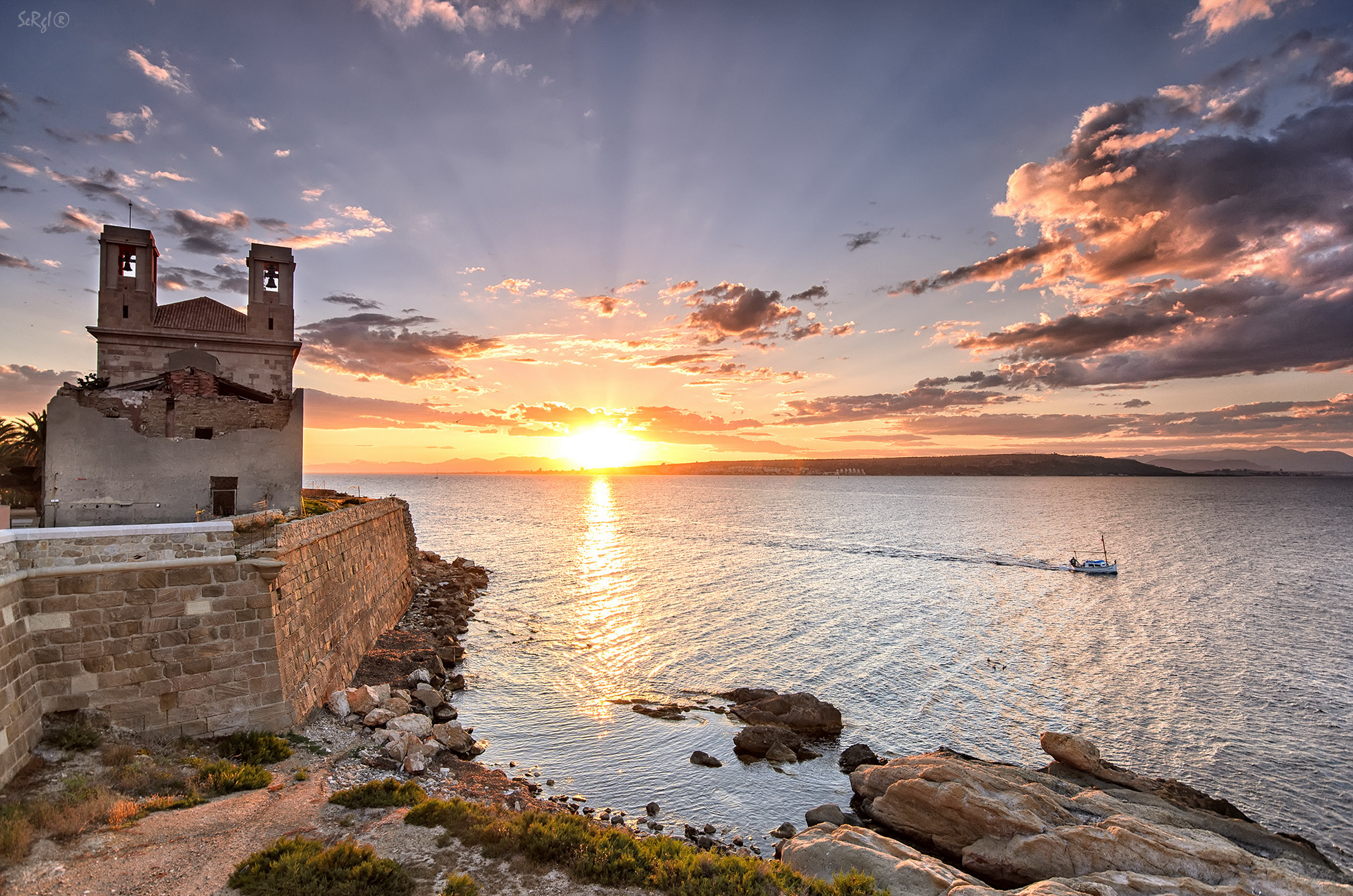 Castle on the sea. Табарка (остров). Замок в море Испании. Крепость у моря. Замок над морем.