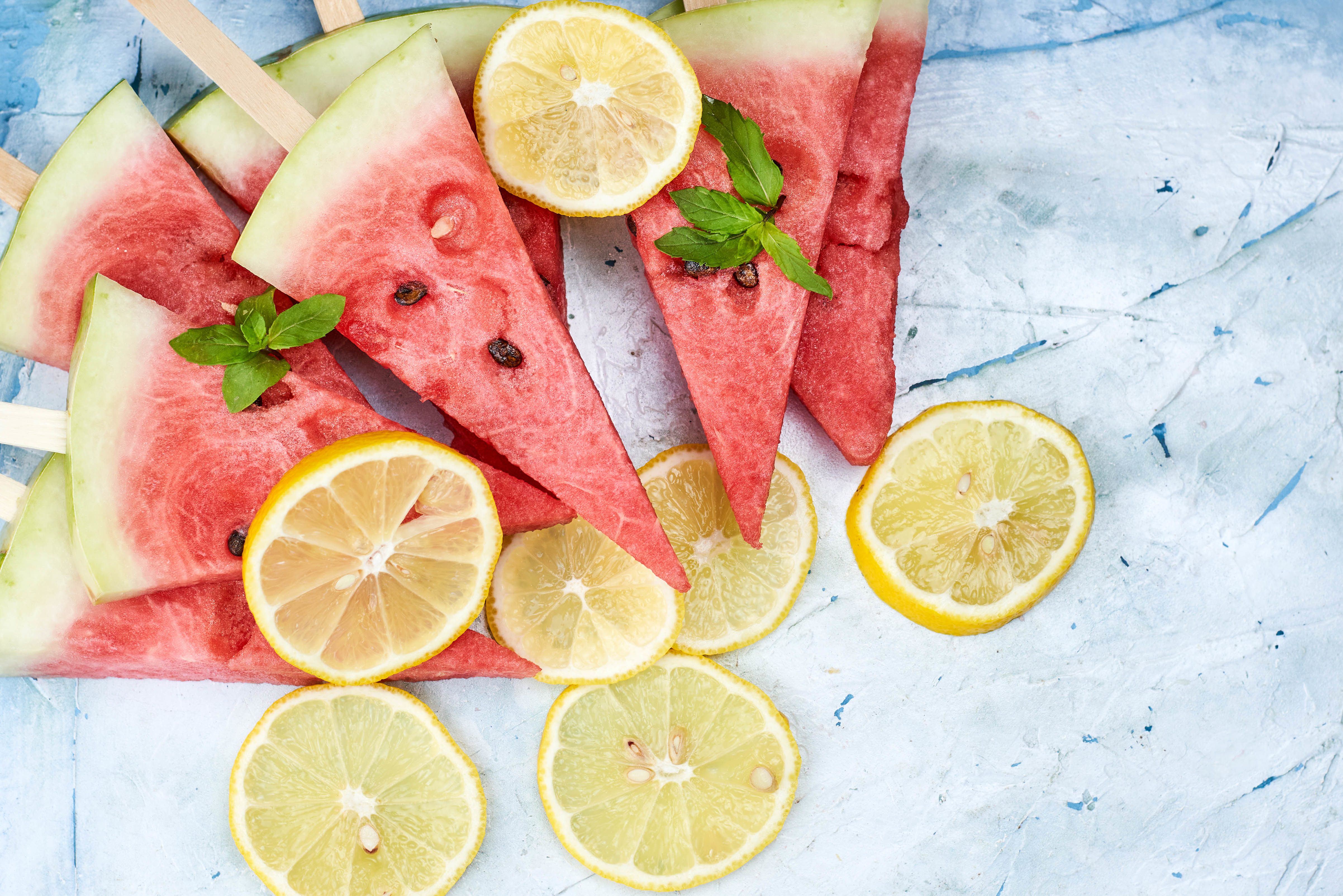 Handy-Wallpaper Obst, Lebensmittel, Zitrone, Zitrusfrüchte, Zitrus, Wassermelone, Läppchen, Scheiben kostenlos herunterladen.