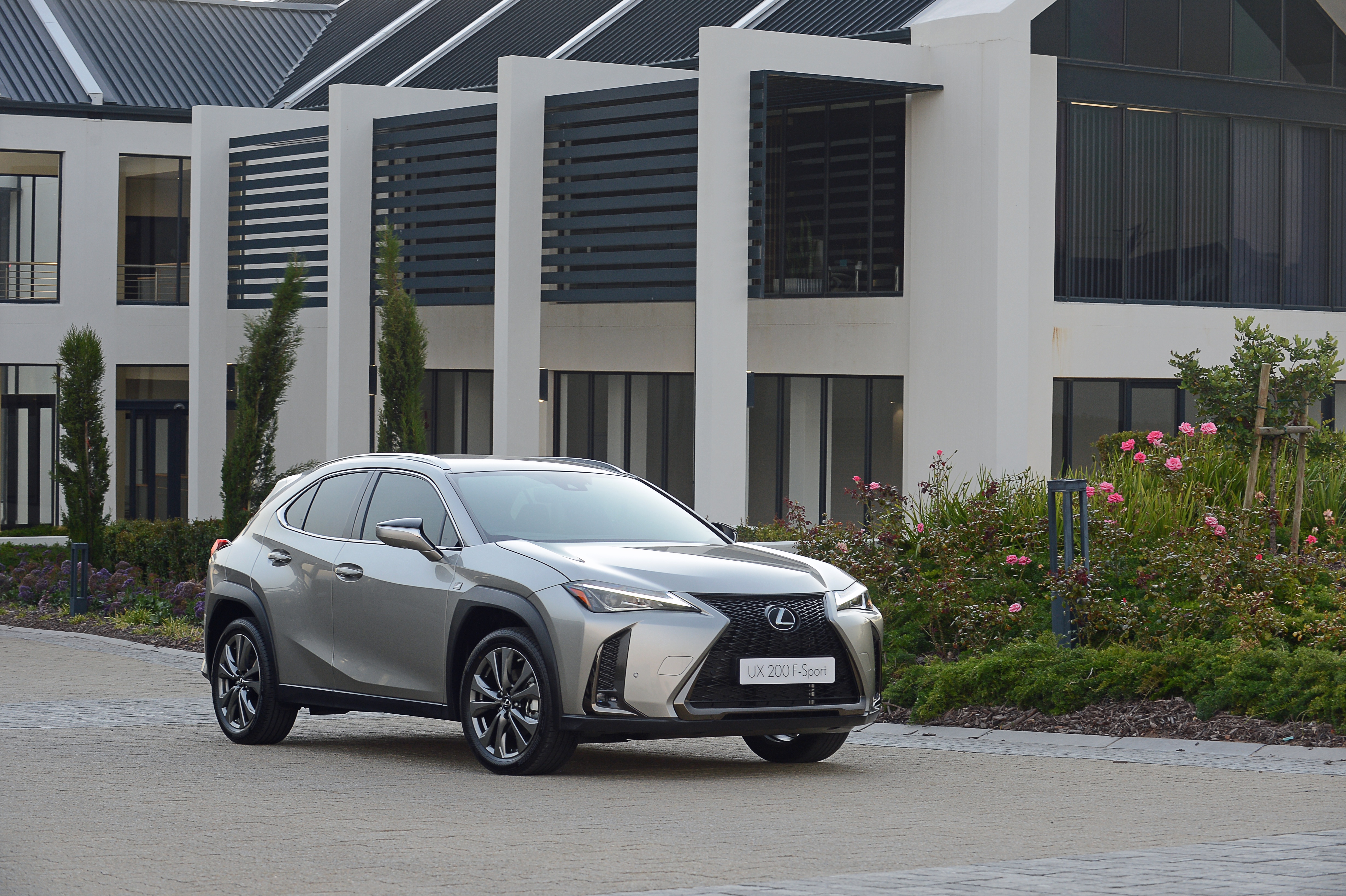 Lexus ux. Лексус ux200. Lexus UX 200. Lexus ux200 f Sport. Lexus UX 200 2019.