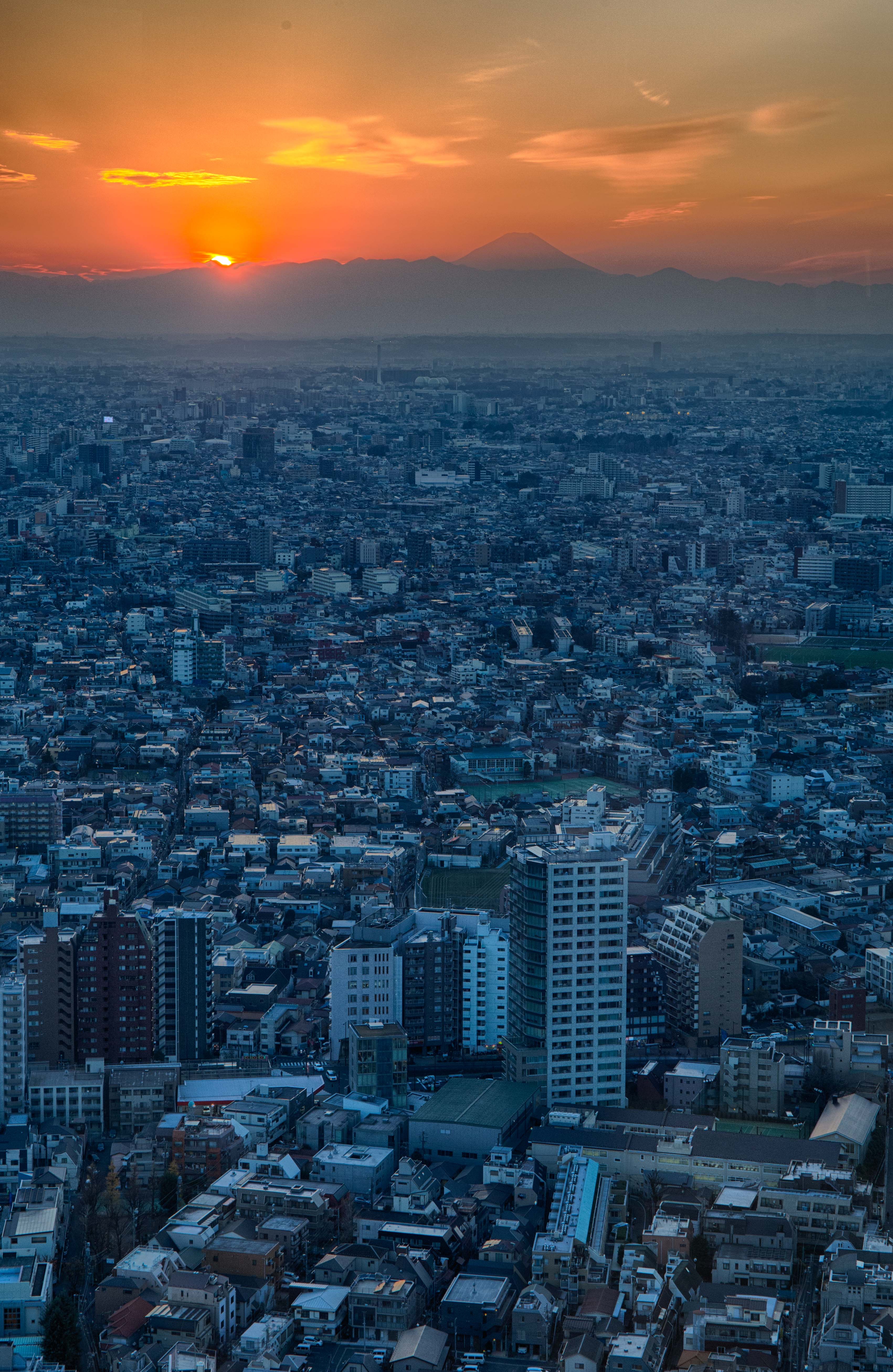 お使いの携帯電話の76704スクリーンセーバーと壁紙東京。 都市, 市, 建物, 上から見る, 地平線, 日本, 東京の写真を無料でダウンロード