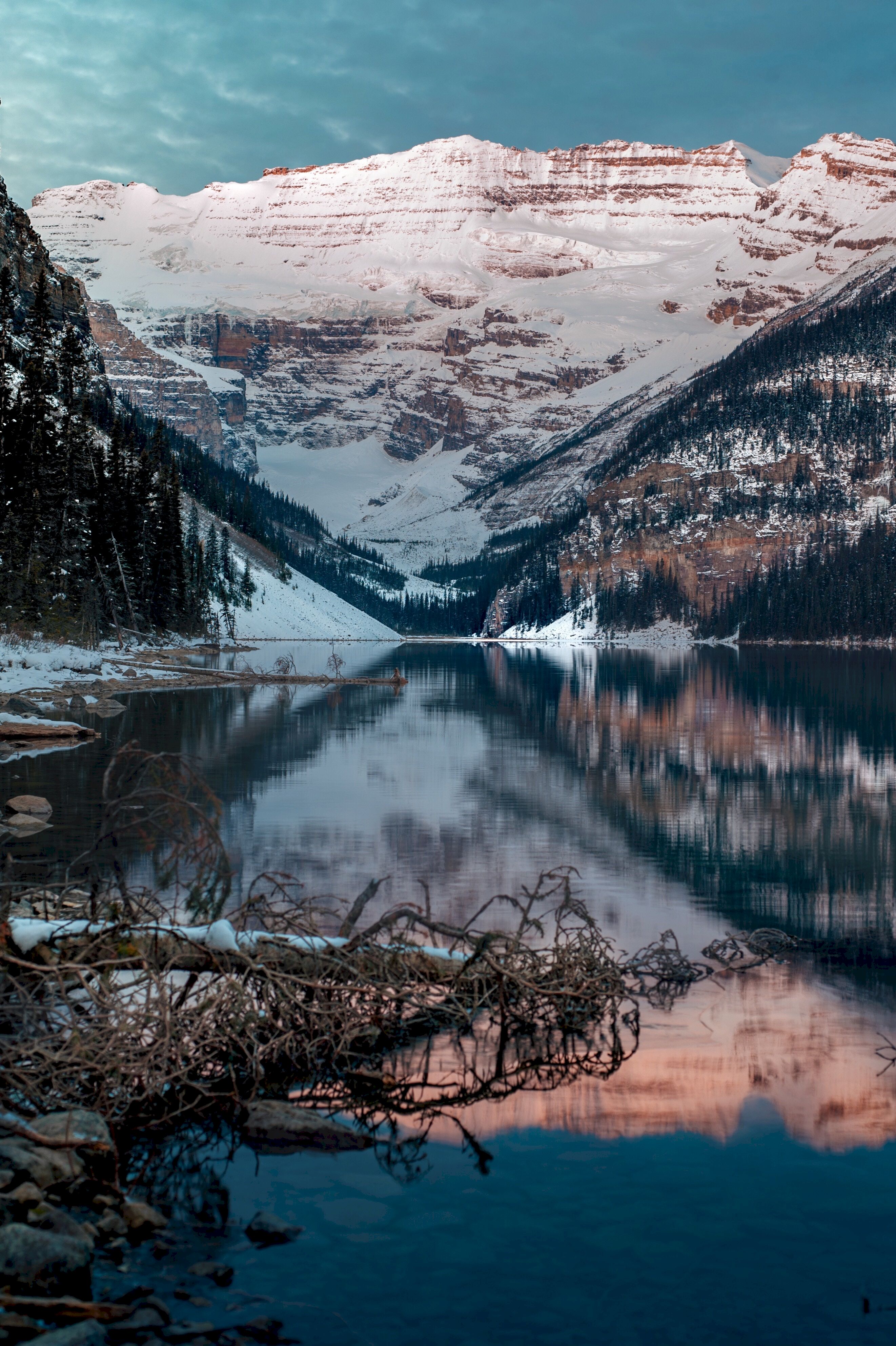 iPhone background lake louise, vertex, snow, top