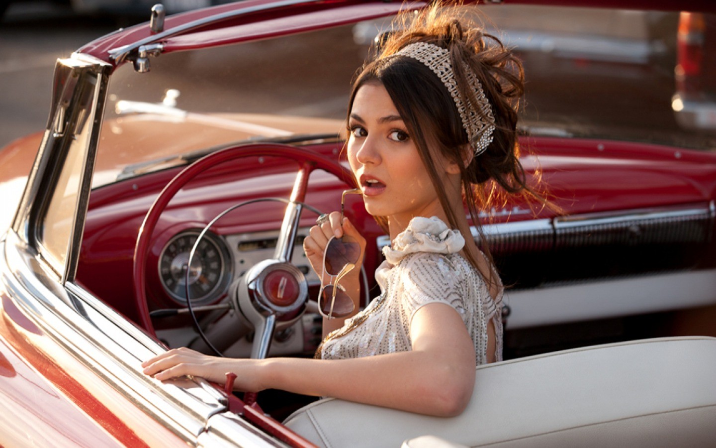 cabriolet, celebrity, victoria justice, brown eyes, brown hair, car, headband, ring, sunglasses