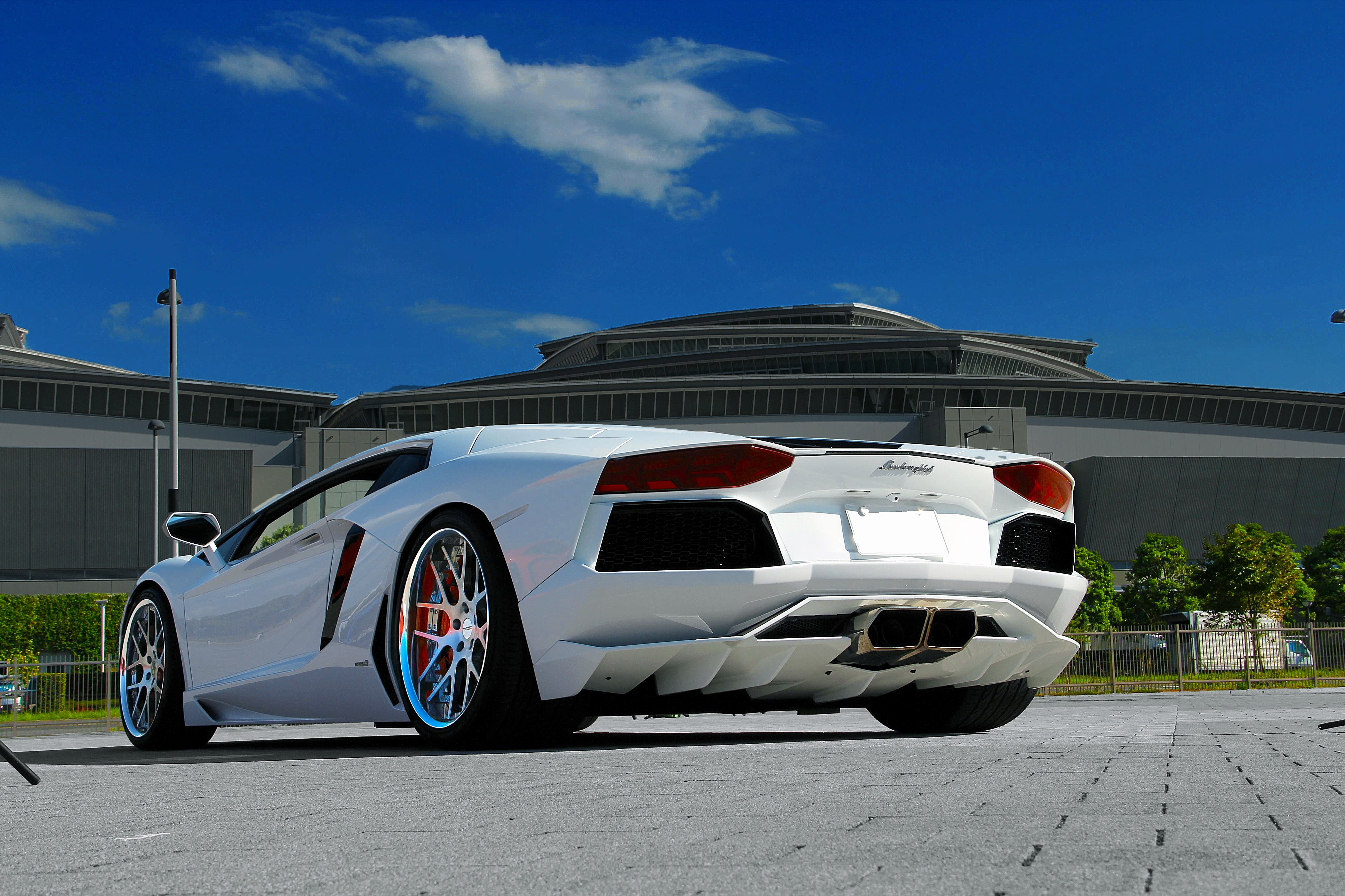75759 Hintergrundbilder und Lamborghini Bilder auf dem Desktop. Laden Sie sky, clouds, lamborghini, cars, weiß, aventador, lp700-4, pflastersteine, fertiger Bildschirmschoner kostenlos auf den PC herunter