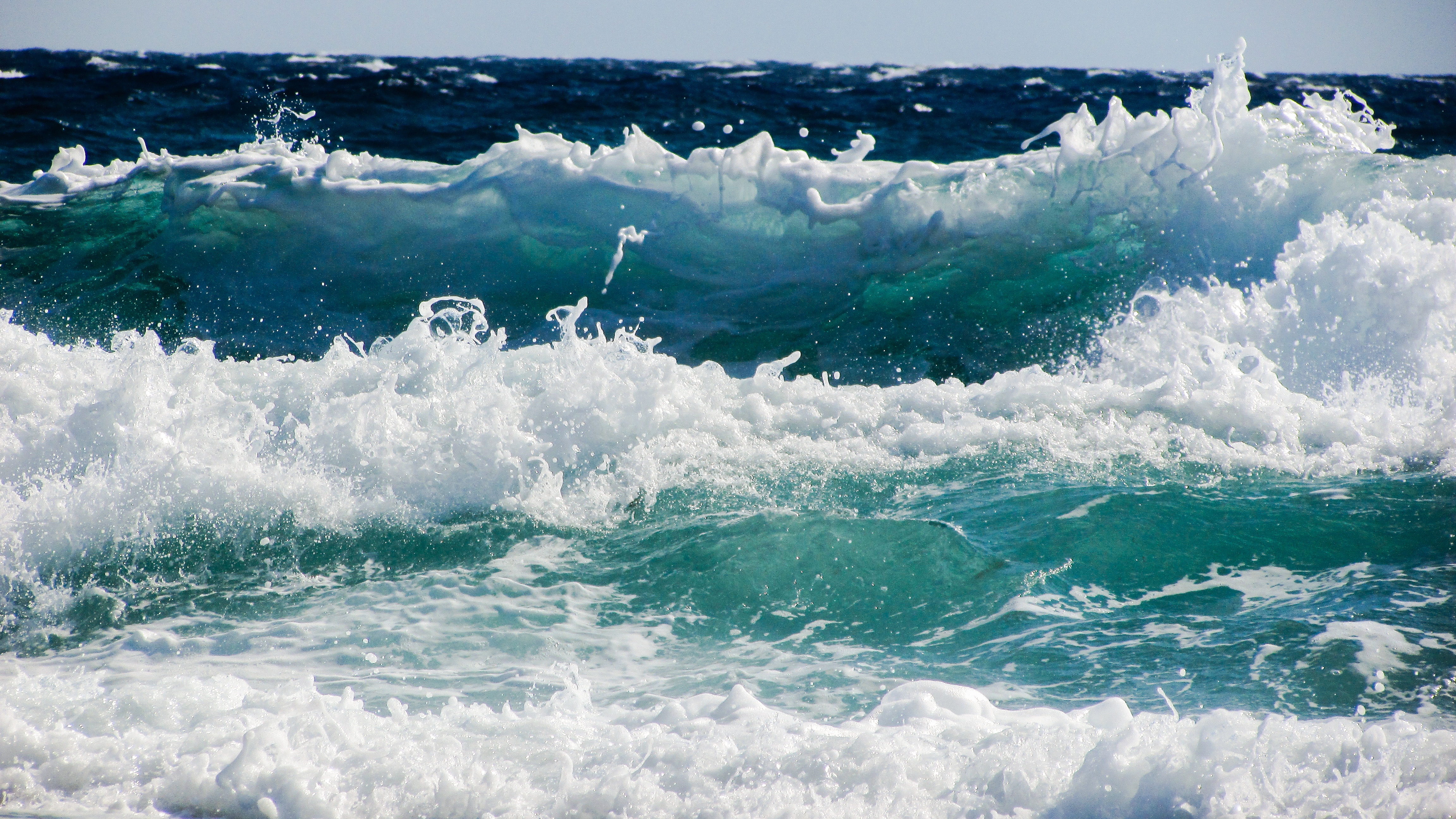 surf, wave, foam, nature, spray, sea QHD