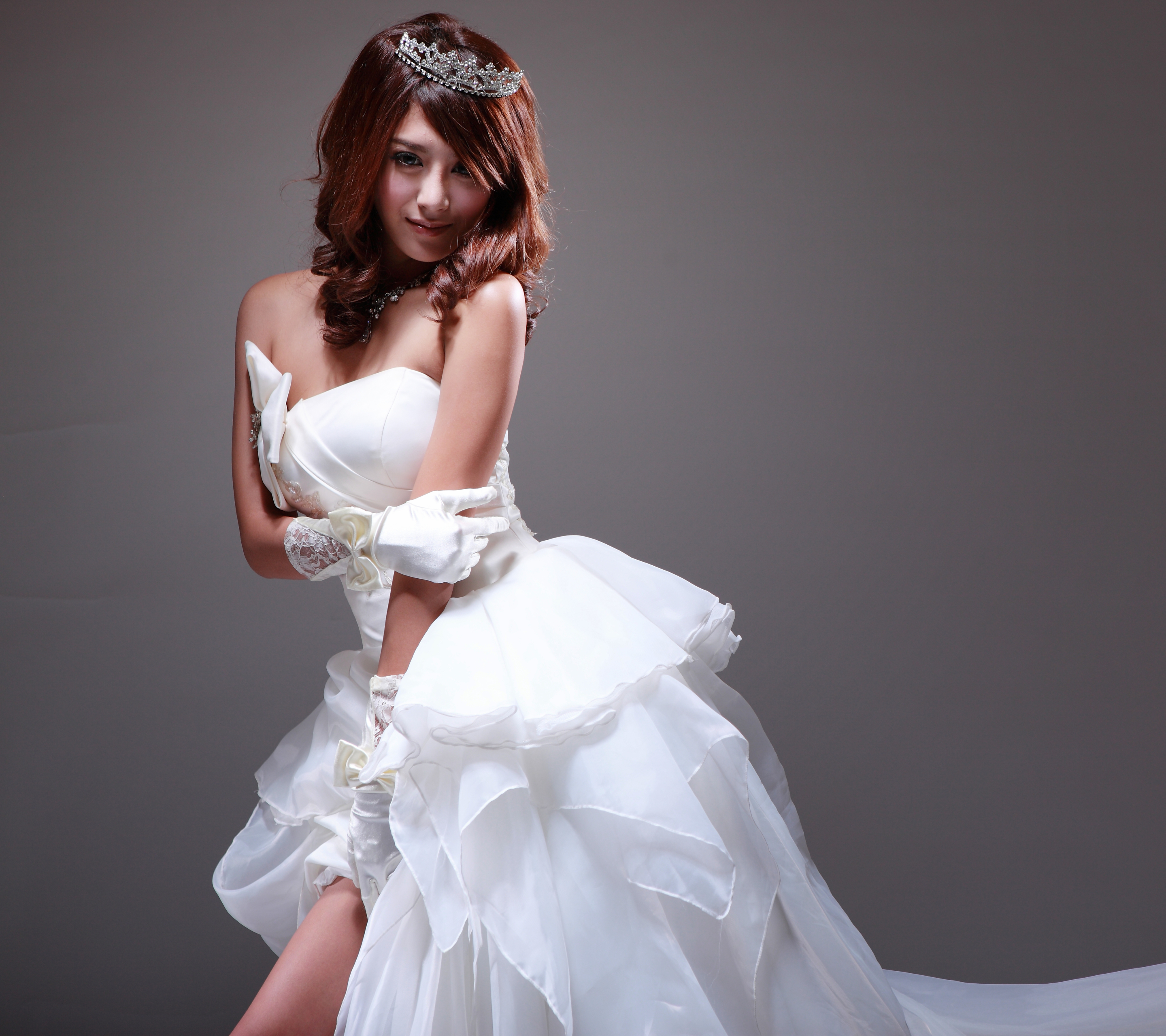 HD desktop wallpaper: Glove, Bride, Model, Women, Asian, Wedding Dress,  Taiwanese, Xià Qíng, Diadem download free picture #1256393