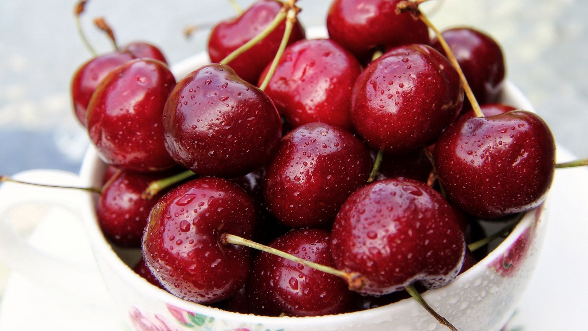 Sweet Cherry berries, ripe, food, plate 8k Backgrounds
