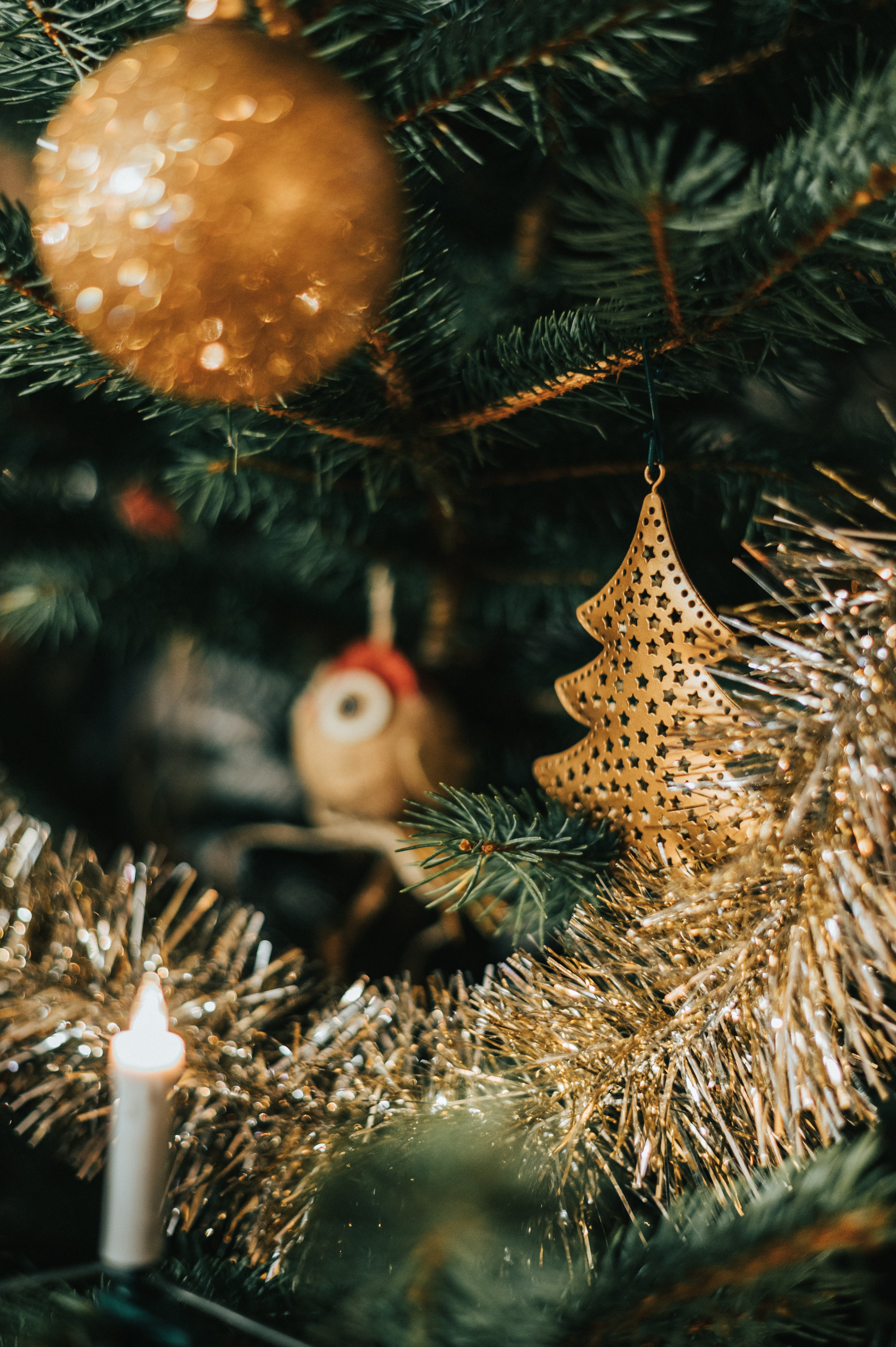 christmas tree, garland, tinsel, holidays Ultrawide Wallpapers