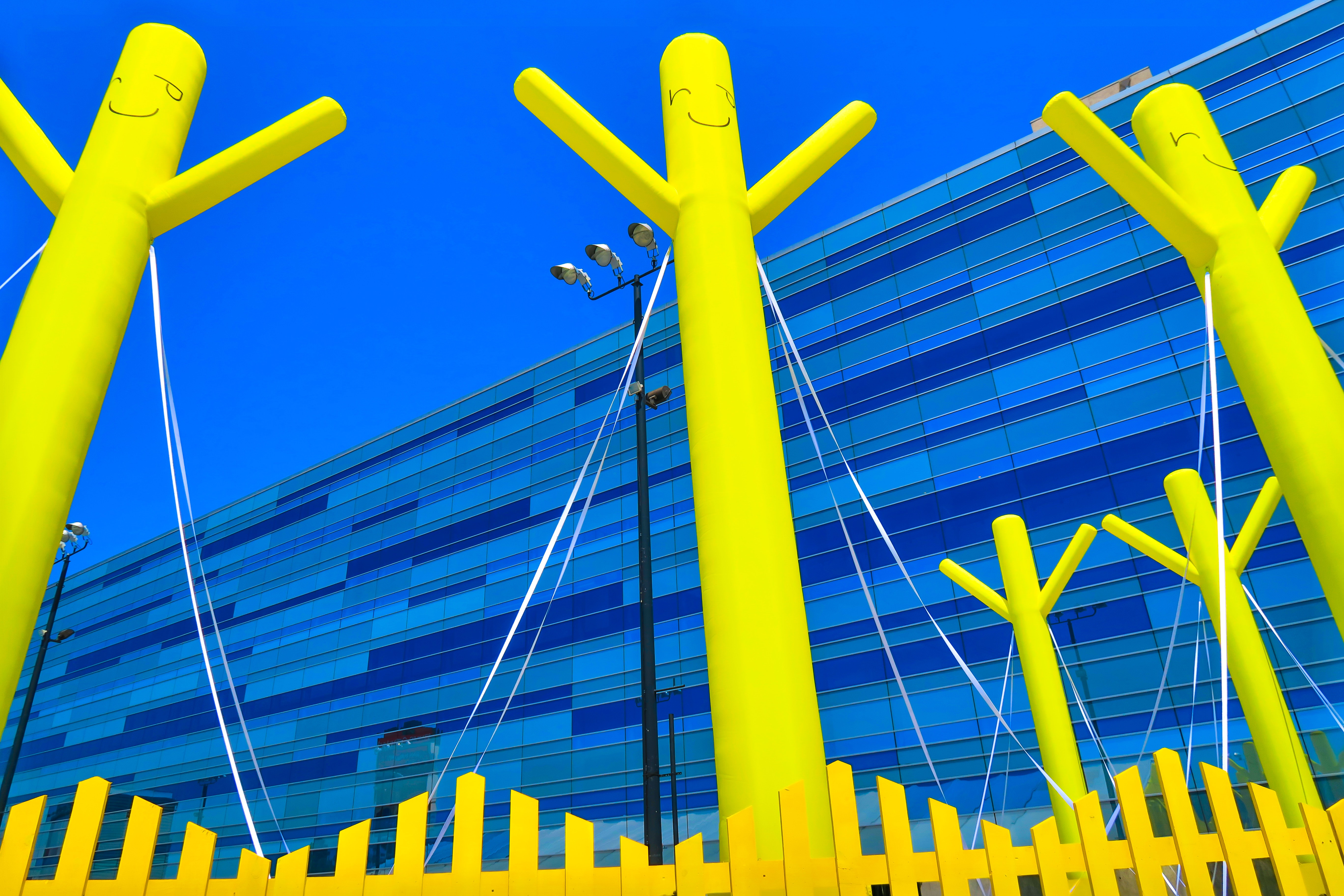 desktop and mobile building, smiles, yellow, shape