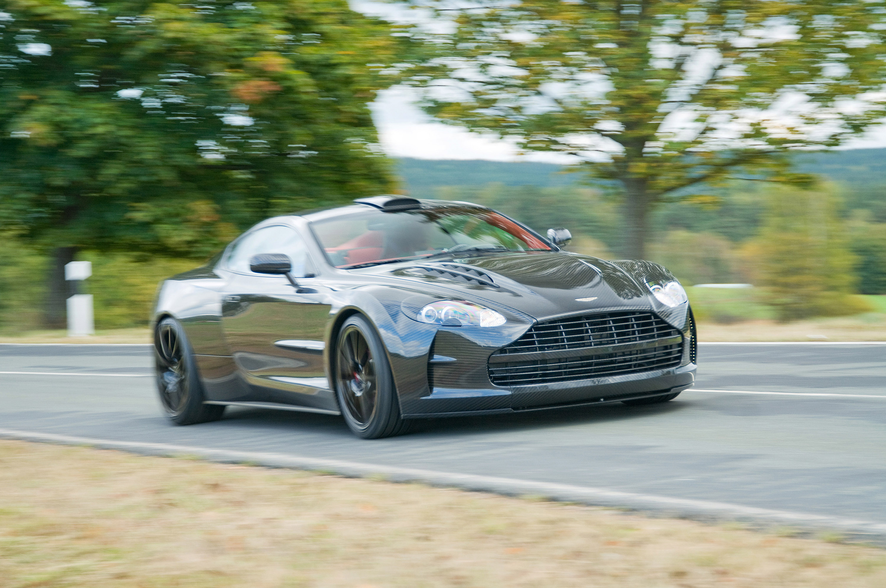 Handy-Wallpaper Aston Martin, Cars, Der Verkehr, Bewegung, Unschärfe, Glatt, Geschwindigkeit, Db9 kostenlos herunterladen.