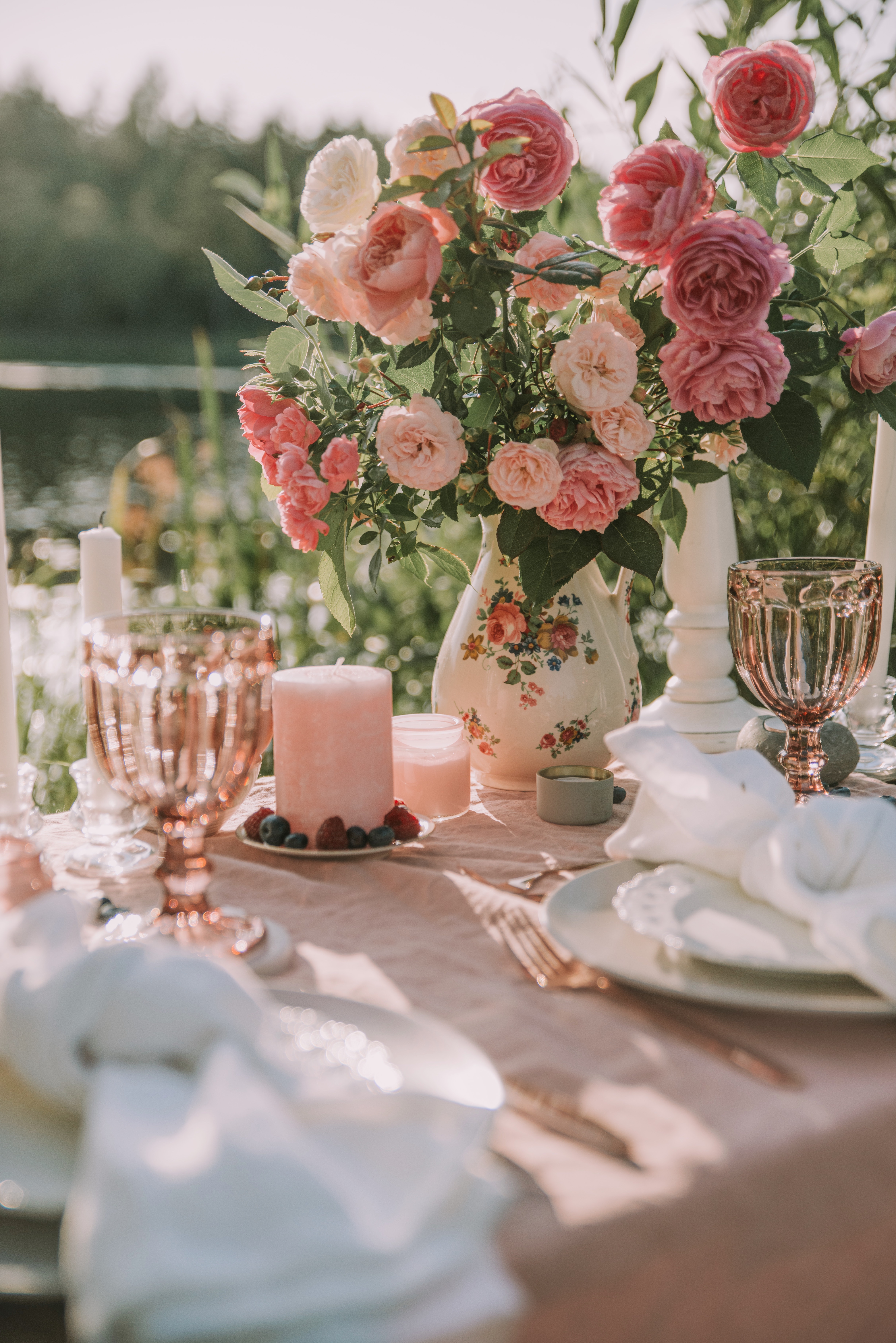 table, bouquet, decoration, flowers Ultrawide Wallpapers