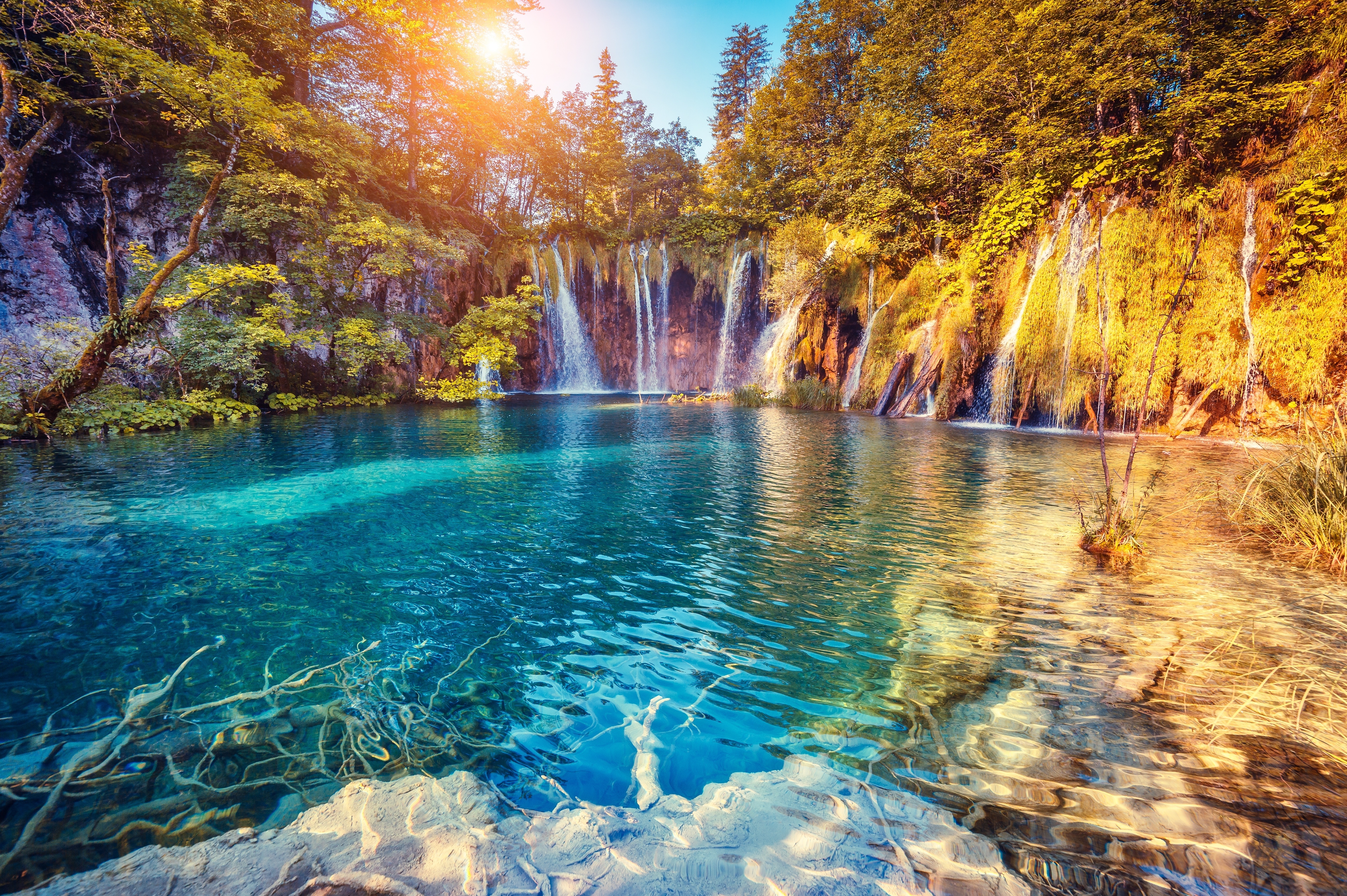Laden Sie das Wasserfall, Sommer, Natur, Bäume, Hell, Unterbrechung, Abgrund, Sonnenlicht-Bild kostenlos auf Ihren PC-Desktop herunter