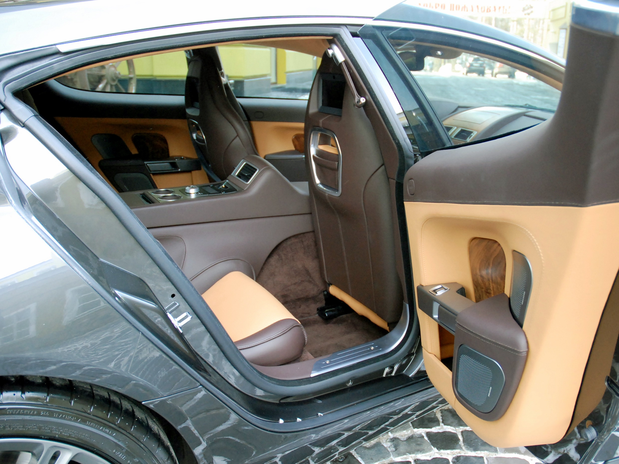Cool Backgrounds brown, rapide, interior, 2011 Salon