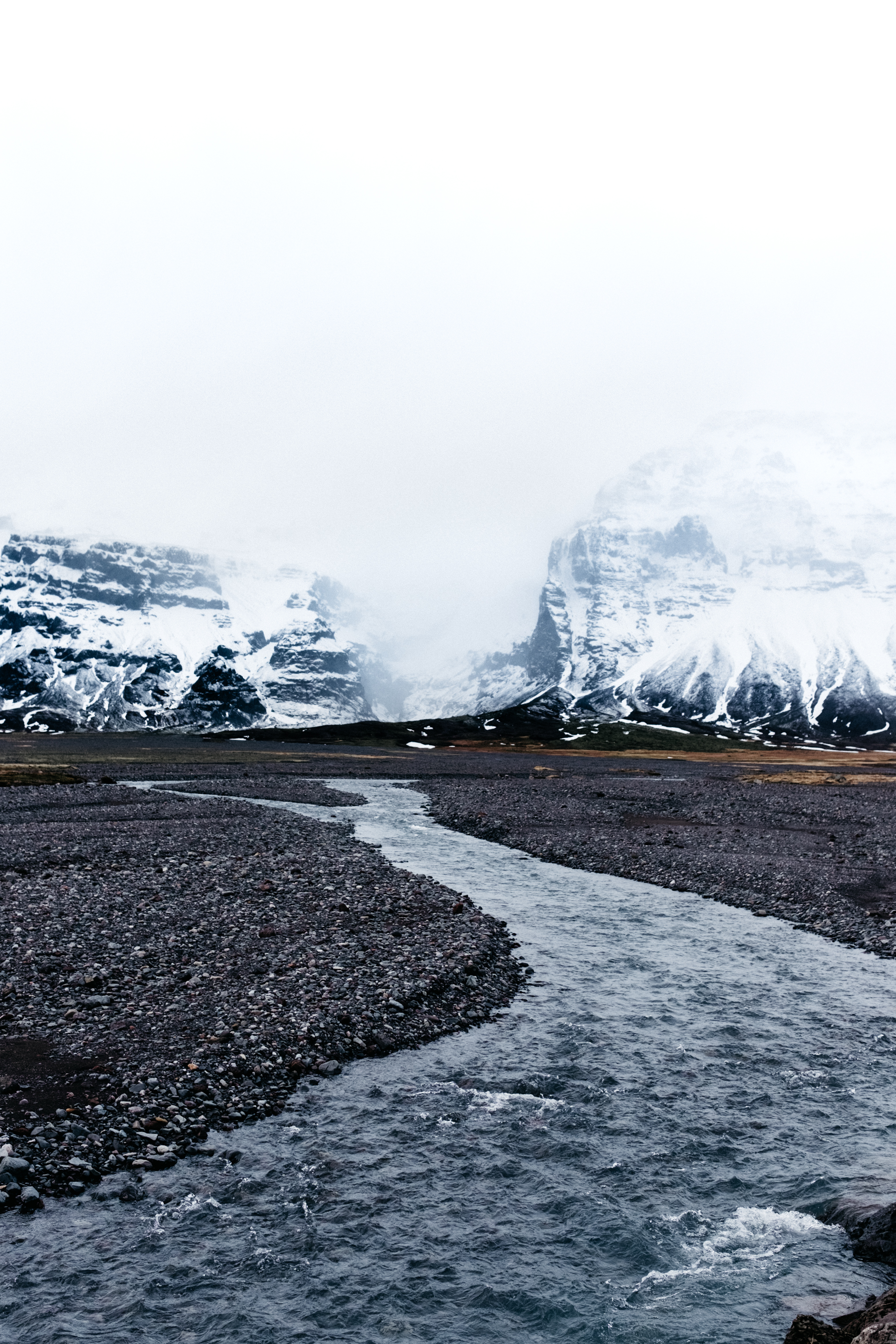 55381 завантажити шпалери ісландія, природа, річка, камені, гори, туман, течія, текти, льодовики, льодовиків - заставки і картинки безкоштовно
