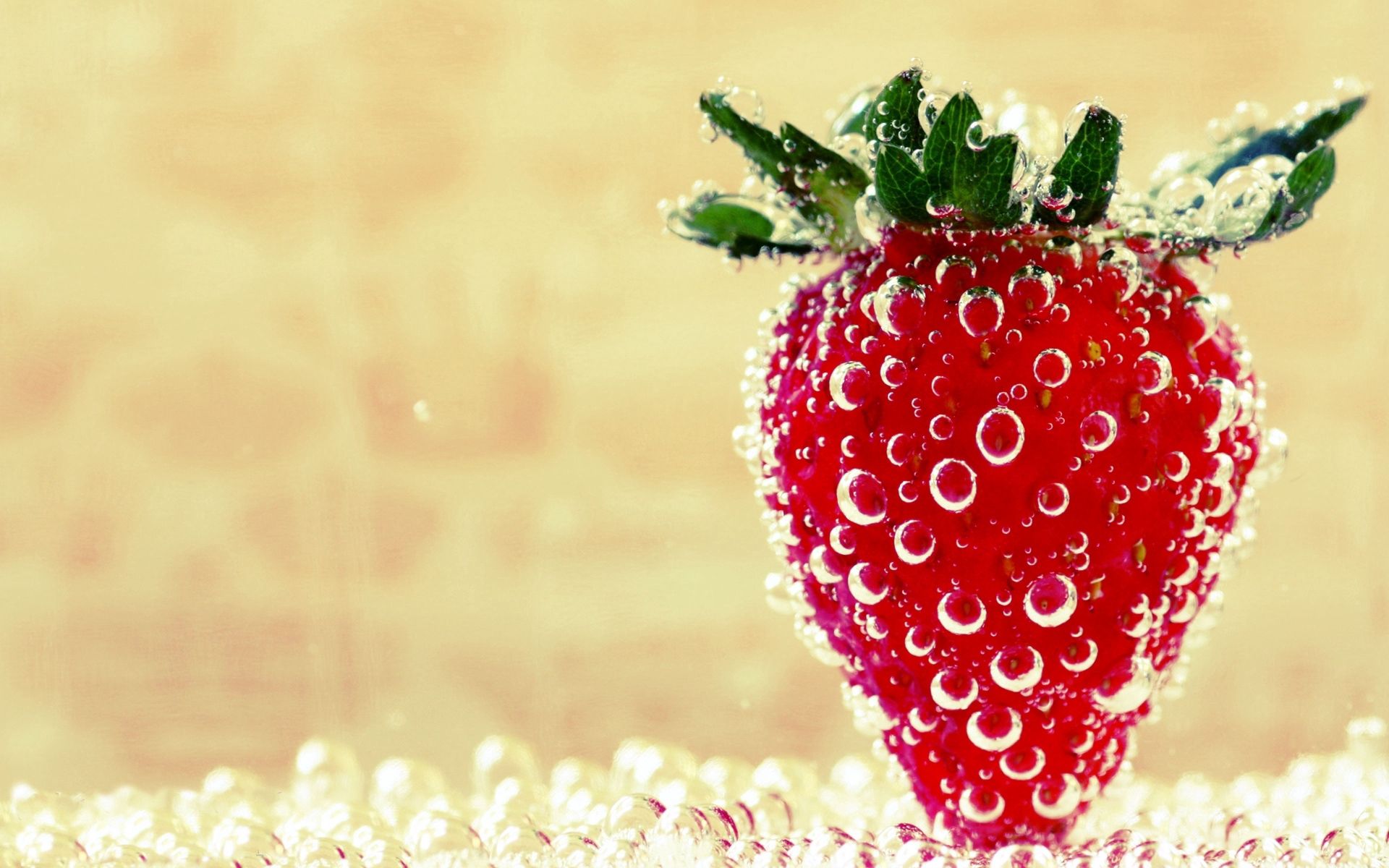 4K Phone Wallpaper berry, drops, macro, strawberry