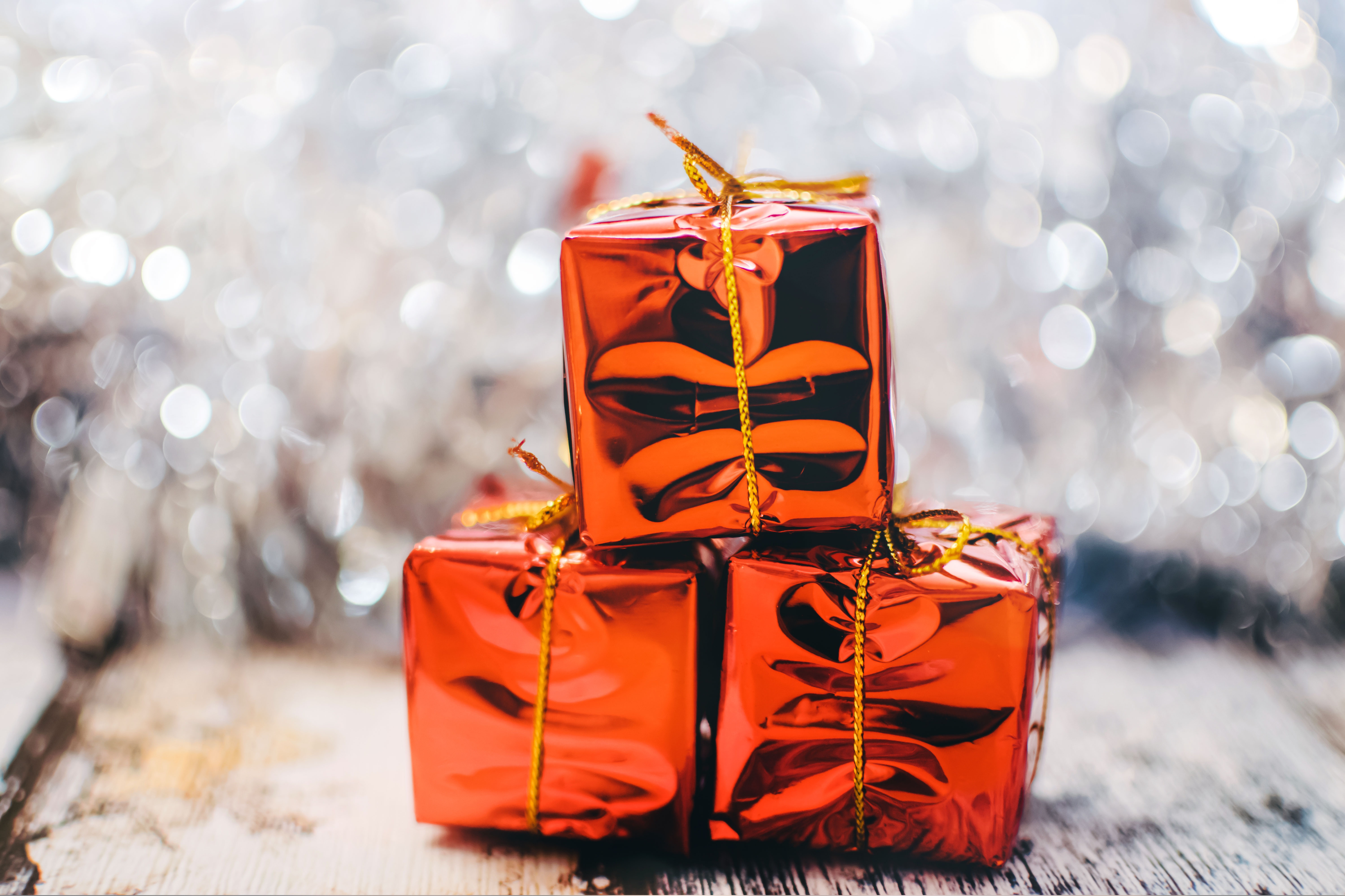 Handy-Wallpaper Feiertage, Weihnachten, Boxen, Die Geschenke, Geschenke, Kisten kostenlos herunterladen.