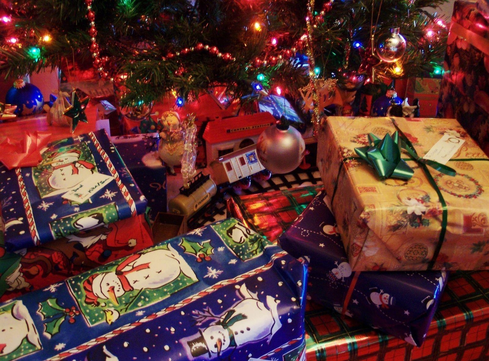 Lot presents, christmas tree, new year, holidays 8k Backgrounds