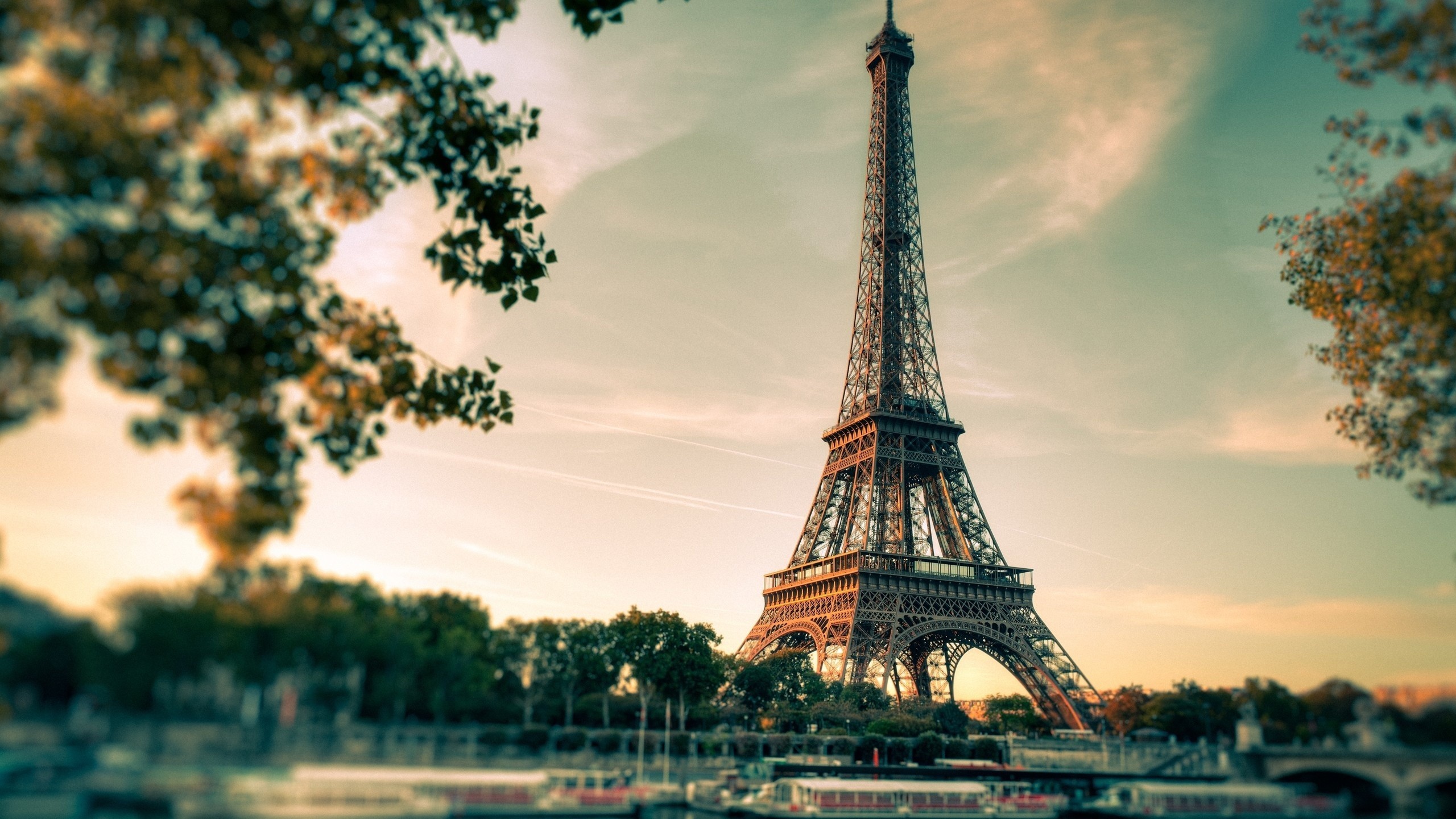 HD Eiffel Tower Android Images