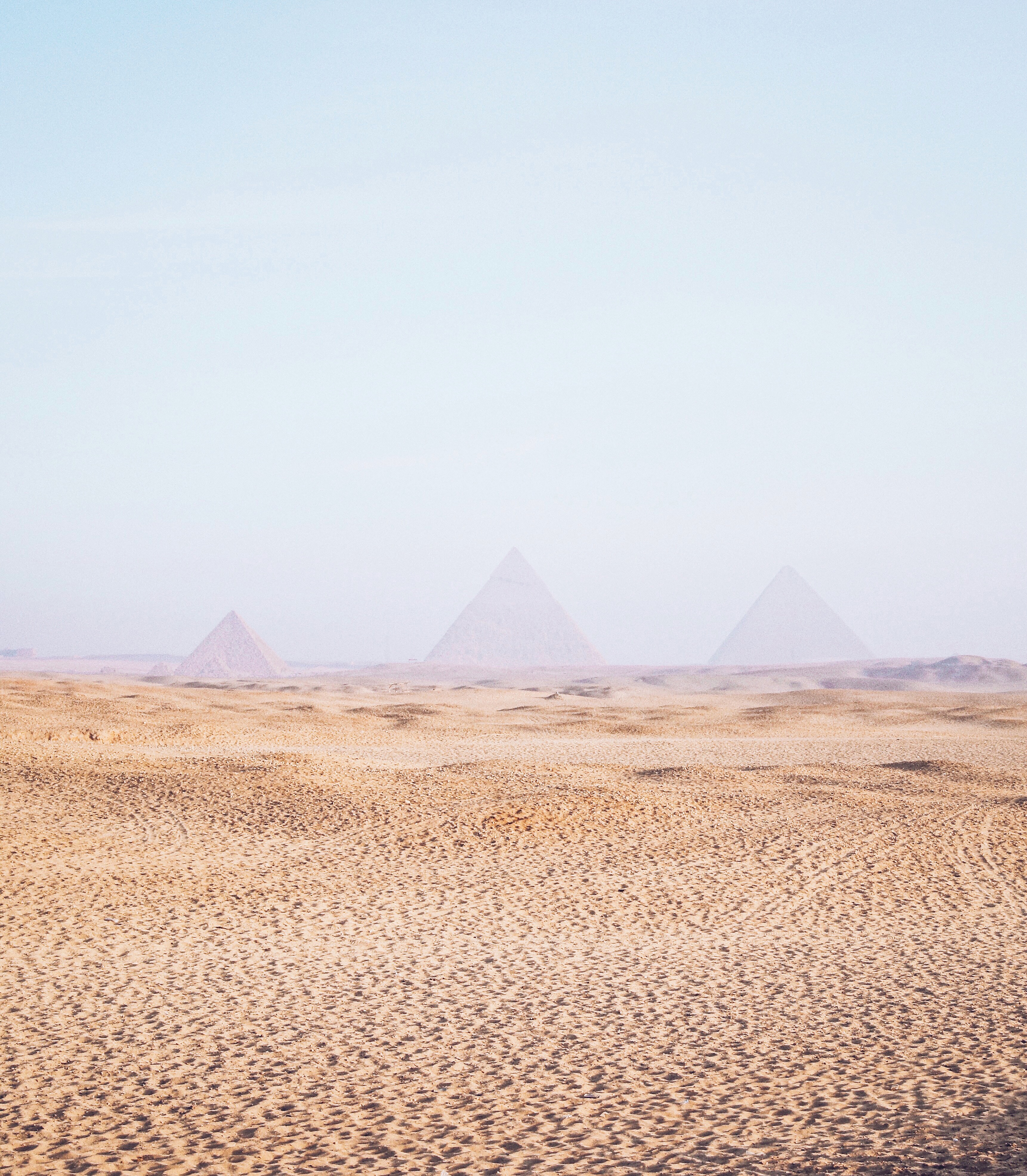 143031 Hintergrundbild herunterladen städte, sand, wüste, pyramiden - Bildschirmschoner und Bilder kostenlos