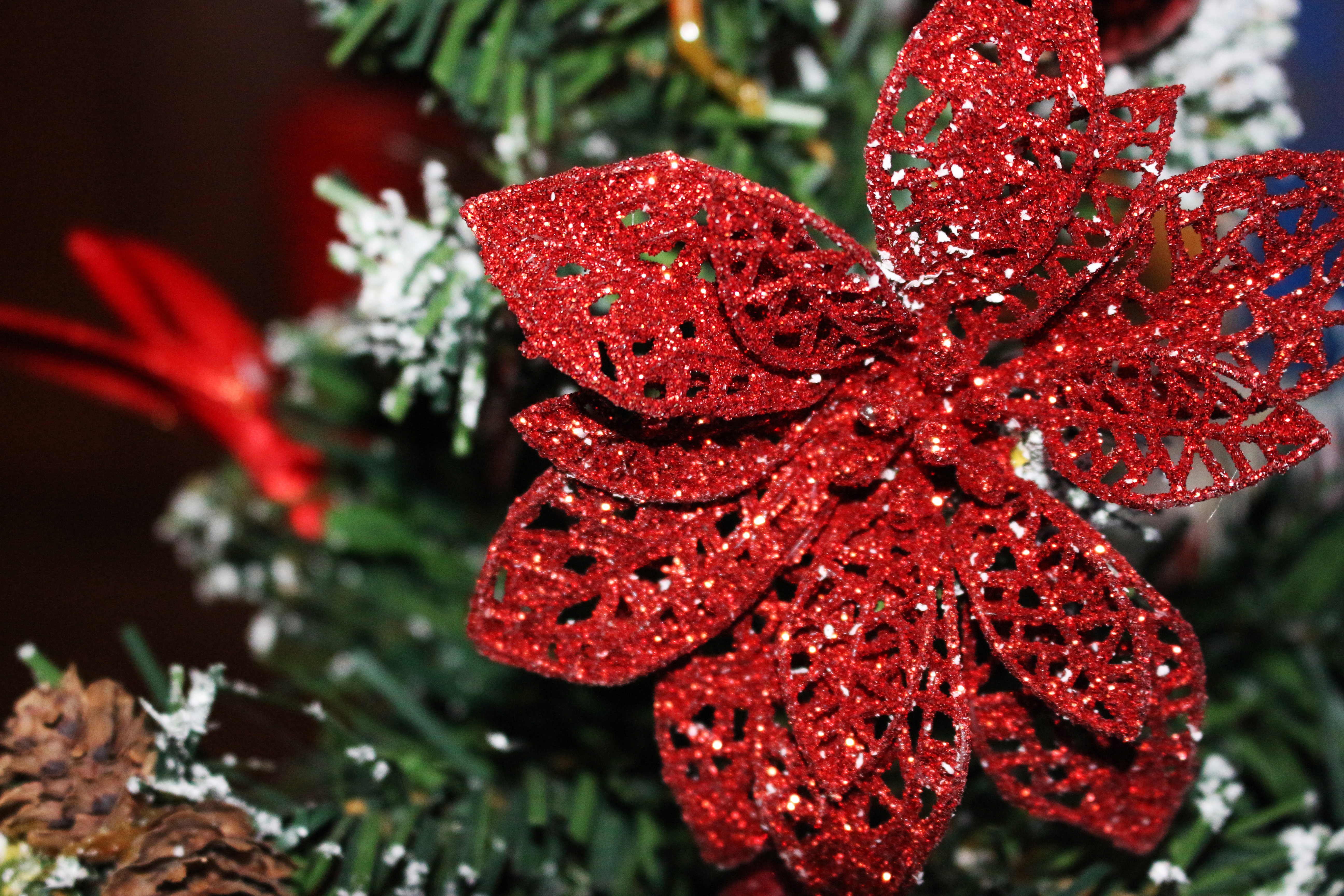 Handy-Wallpaper Feiertage, Dekoration, Weihnachtsdekorationen, Weihnachtsstern, Ornament kostenlos herunterladen.