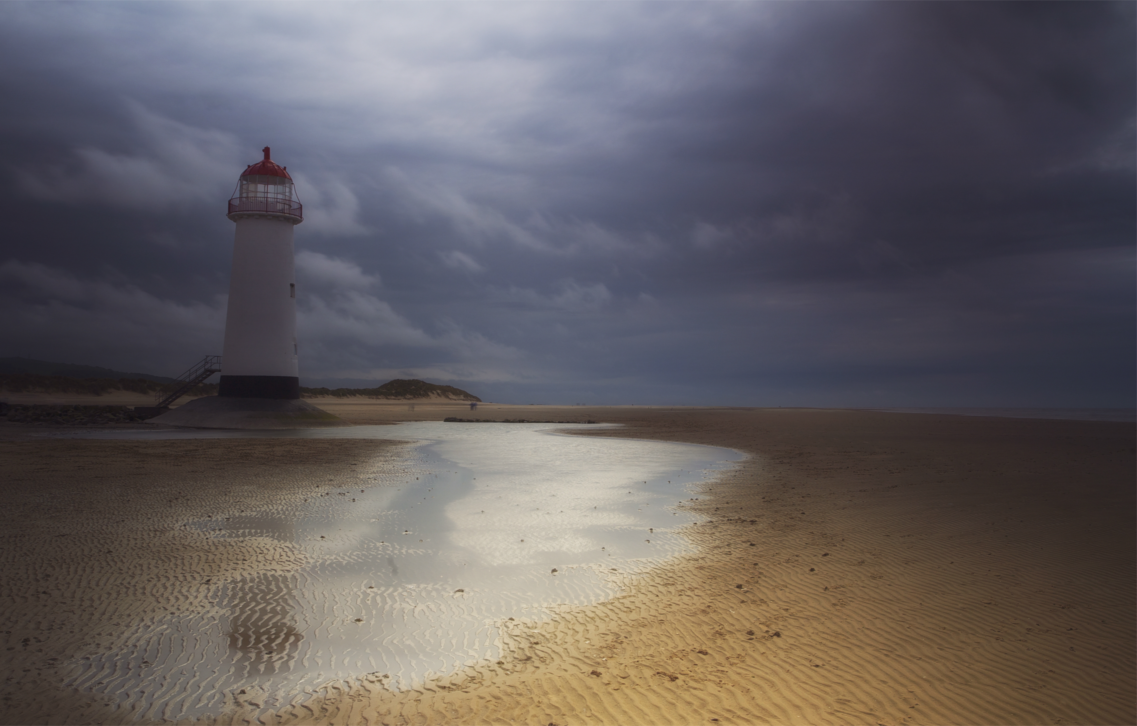 nature, sky, great britain, sand, white, shore, bank, lighthouse, mainly cloudy, overcast, united kingdom, england Full HD