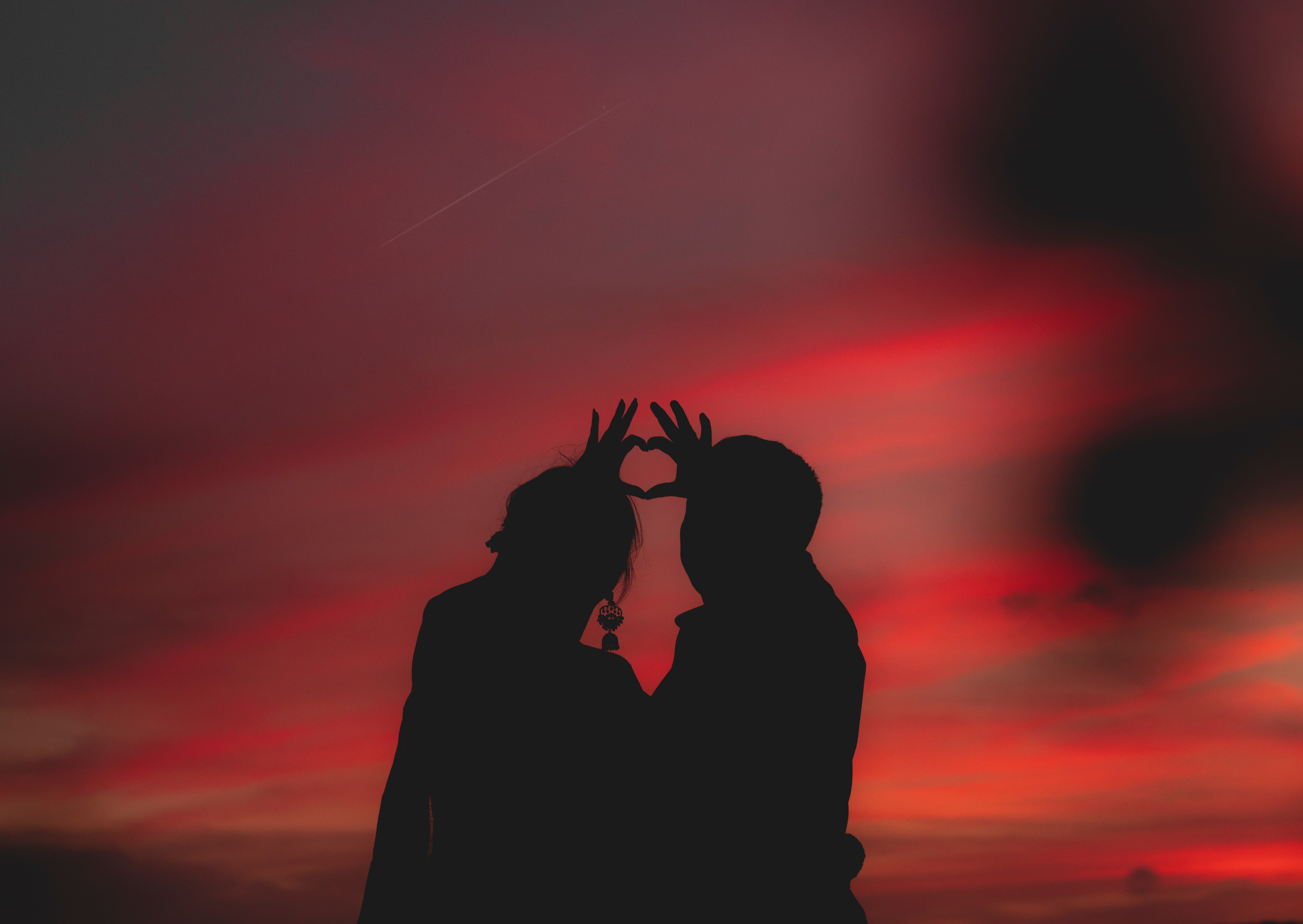 couple, love, pair, silhouettes, hands, heart iphone wallpaper