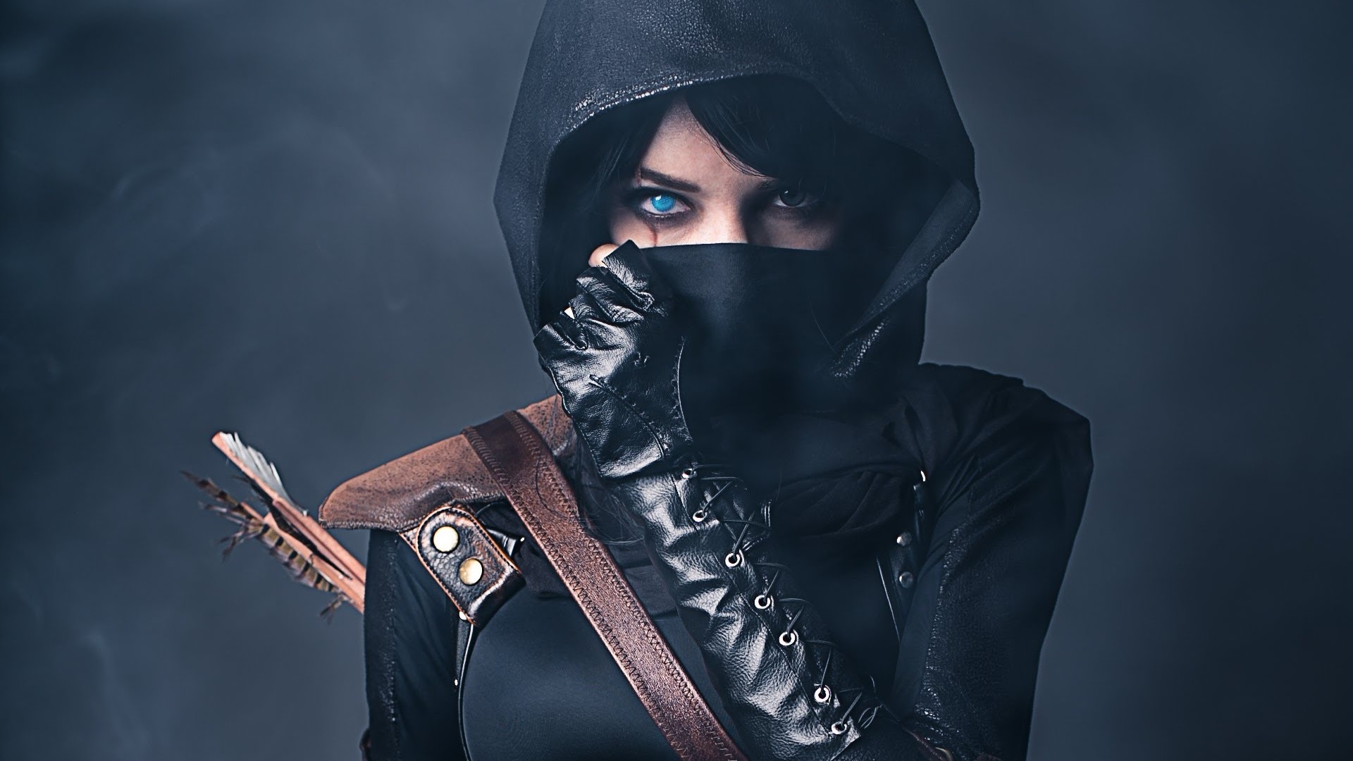 women, cosplay, hood, black hair, blue eyes, arrow, glove, leather, scar, thief (video game) UHD