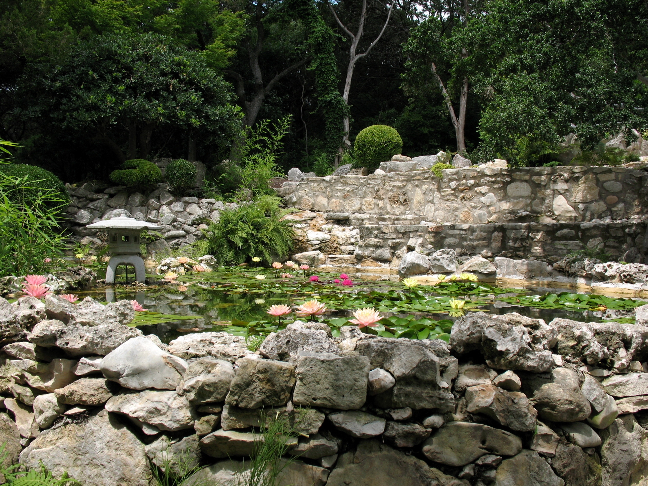 手機的142318屏保和壁紙花园。 免費下載 池塘, 和谐, 性质, 灯 圖片