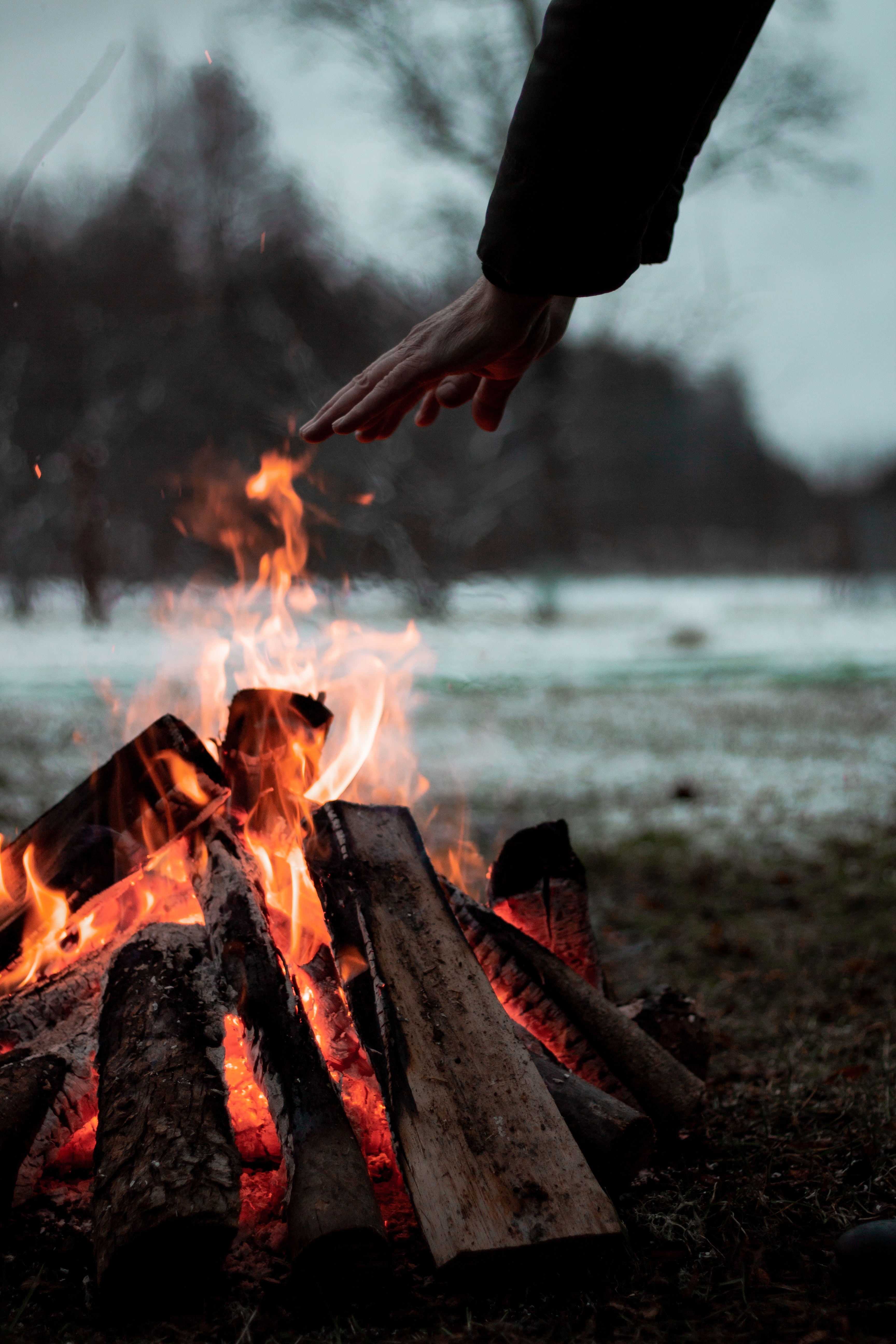 bonfire, fire, hand, flame, miscellanea, miscellaneous Smartphone Background
