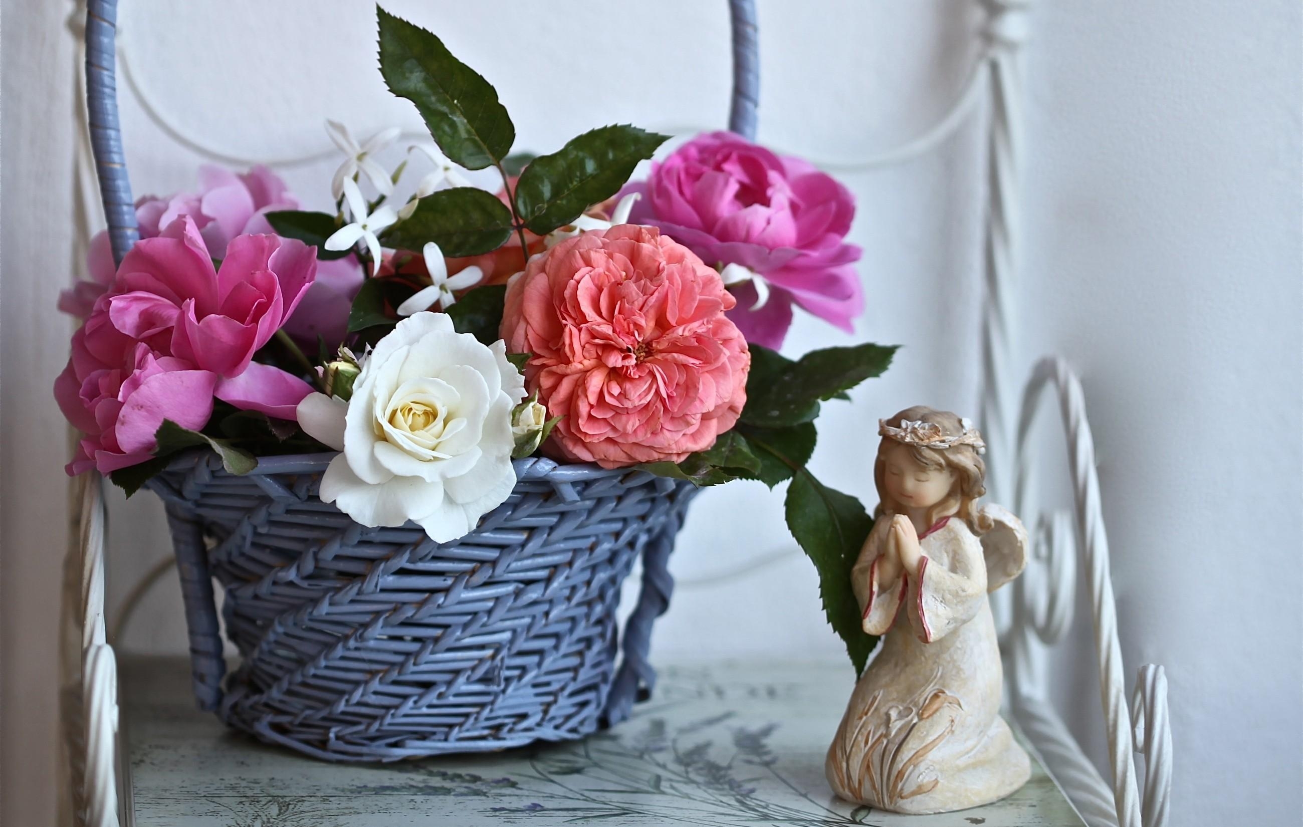 Handy-Wallpaper Blumen, Roses, Engel, Korb, Figur kostenlos herunterladen.