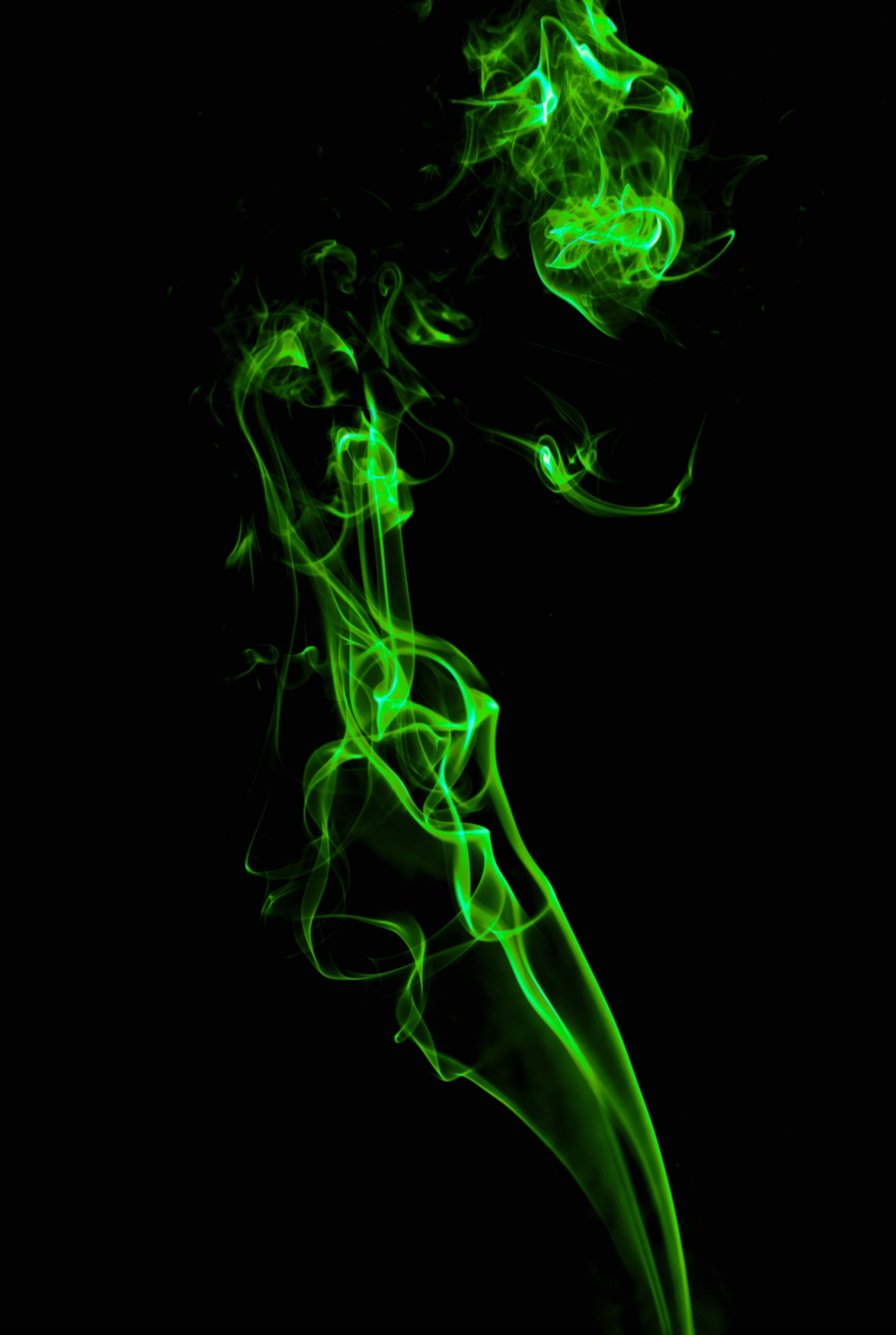 Clot coloured smoke, shroud, green, smoke 8k Backgrounds