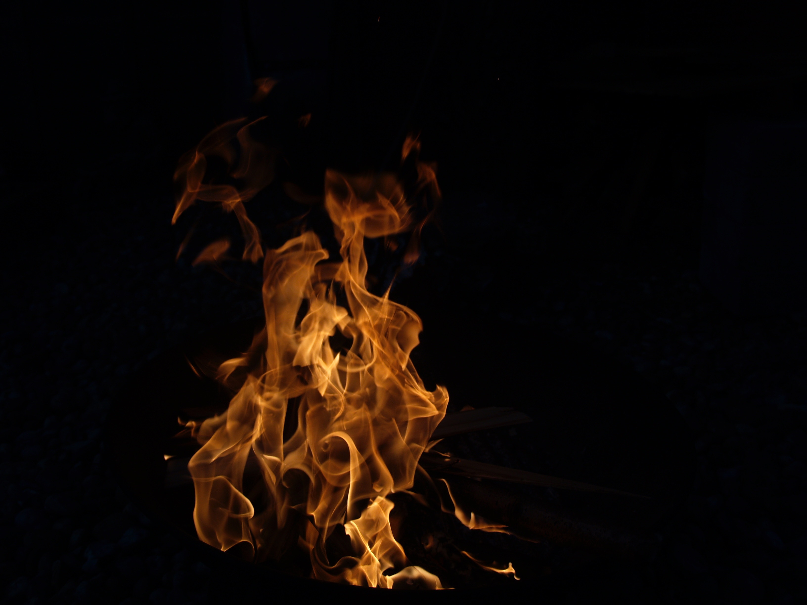 iPhone background dark, fire, combustion, bonfire