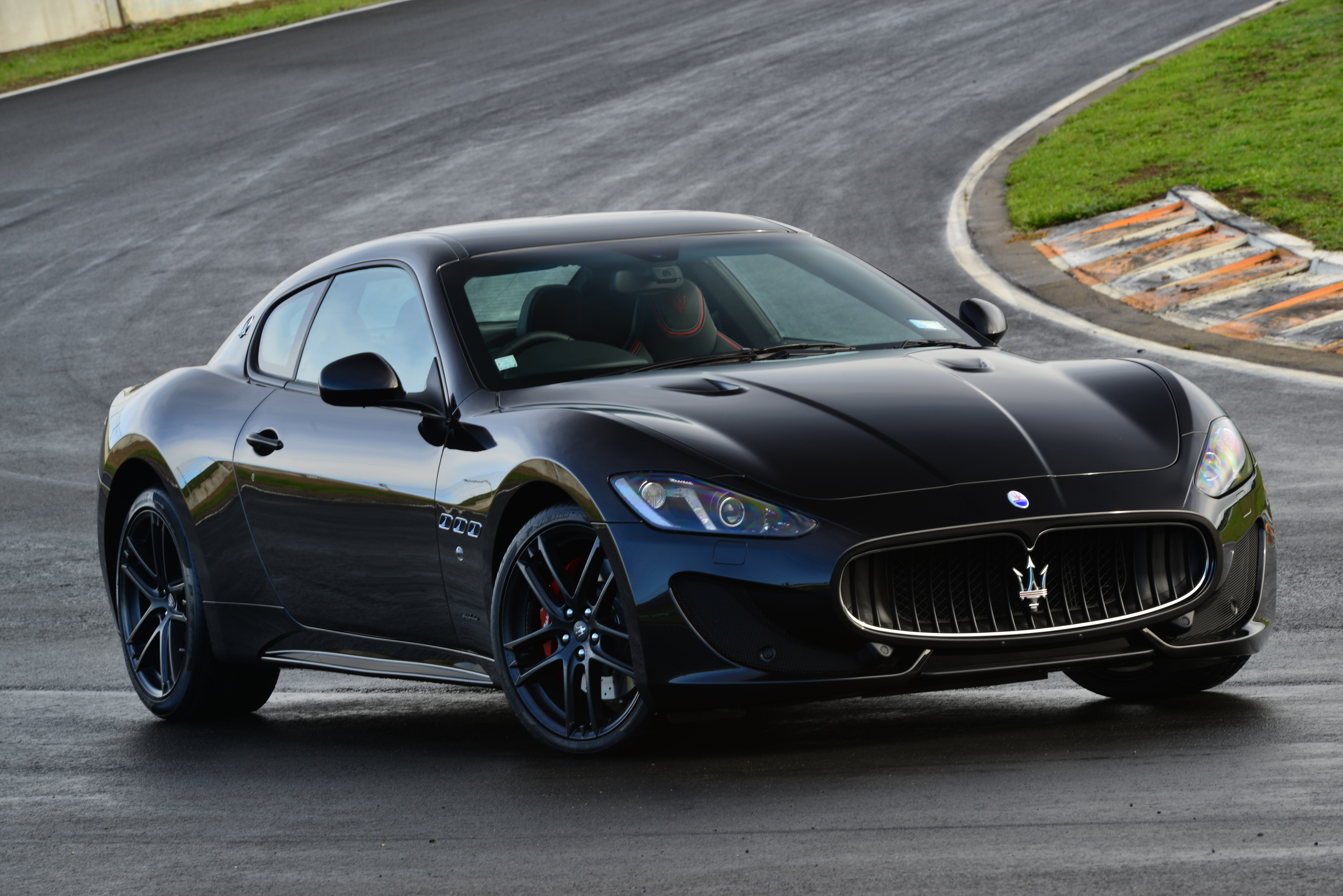 99366 Bildschirmschoner und Hintergrundbilder Maserati auf Ihrem Telefon. Laden Sie maserati, cars, schwarz, das schwarze, seitenansicht, gran turismo, granturismo, mc sportline Bilder kostenlos herunter