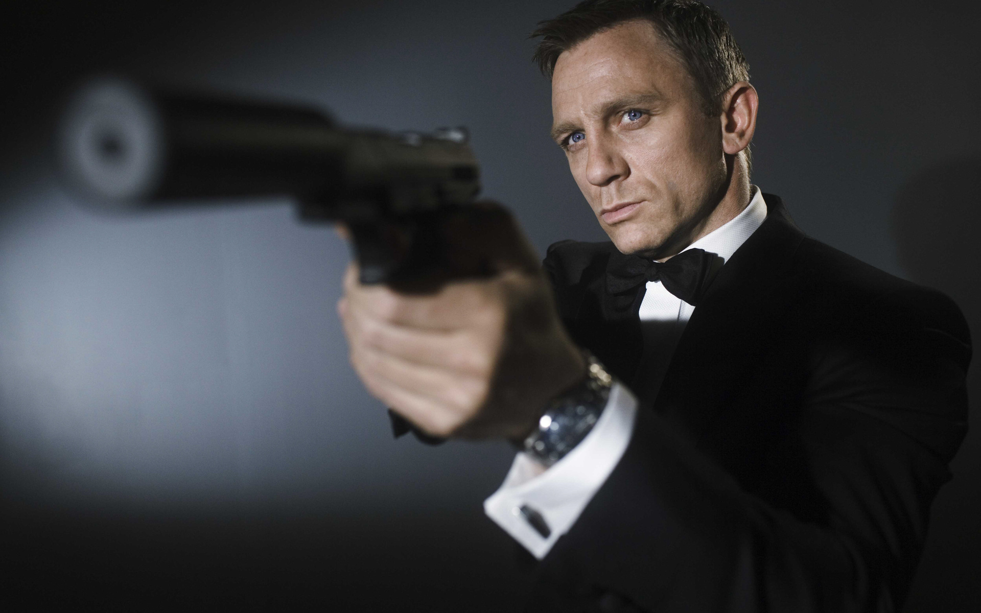 22119 Screensavers and Wallpapers James Bond for phone. Download james bond, cinema, people, actors, men, daniel craig pictures for free