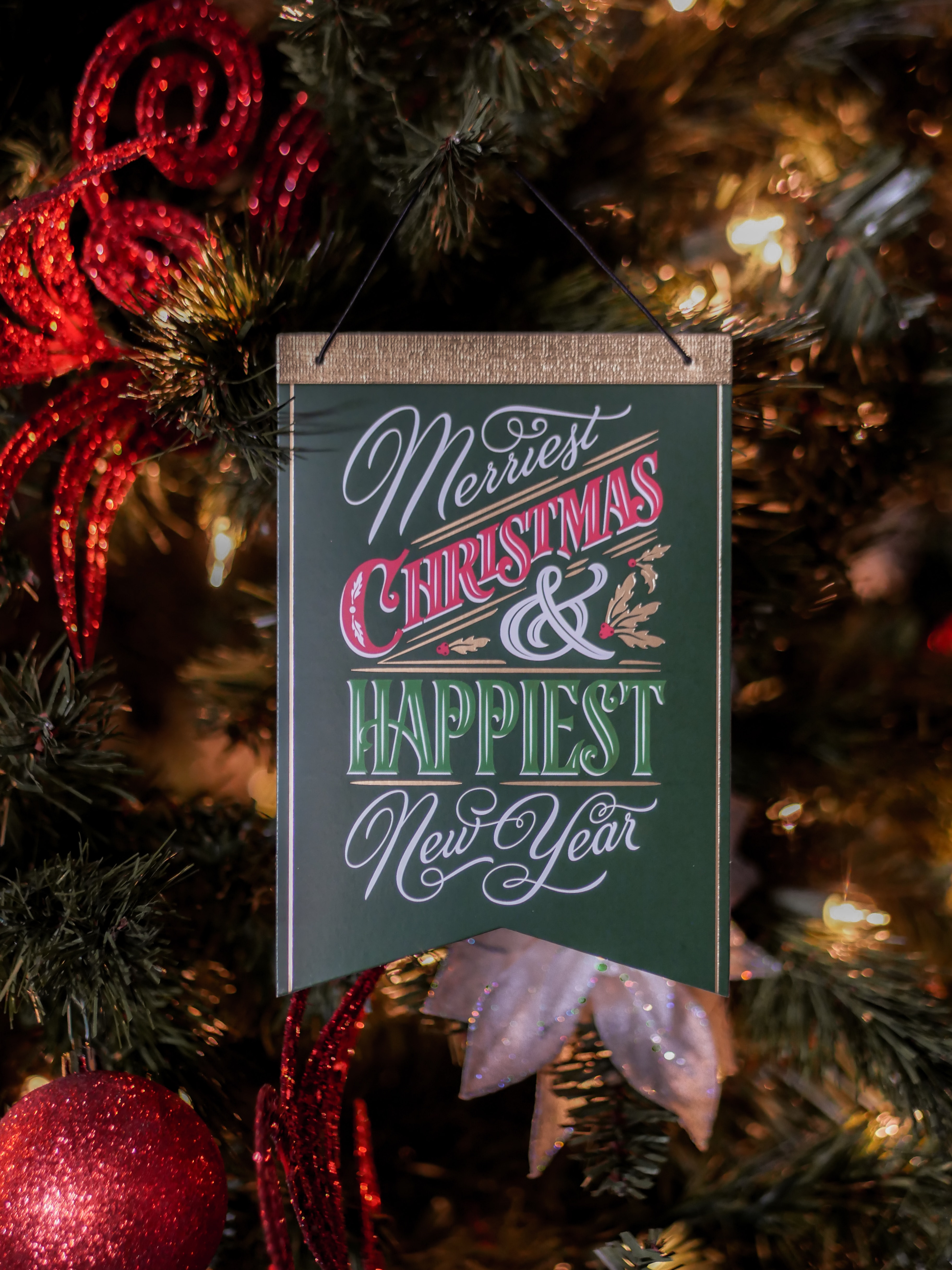 Handy-Wallpaper Feiertage, Neujahr, Dekoration, Weihnachten, Neues Jahr, Weihnachtsbaum, Postkarte kostenlos herunterladen.