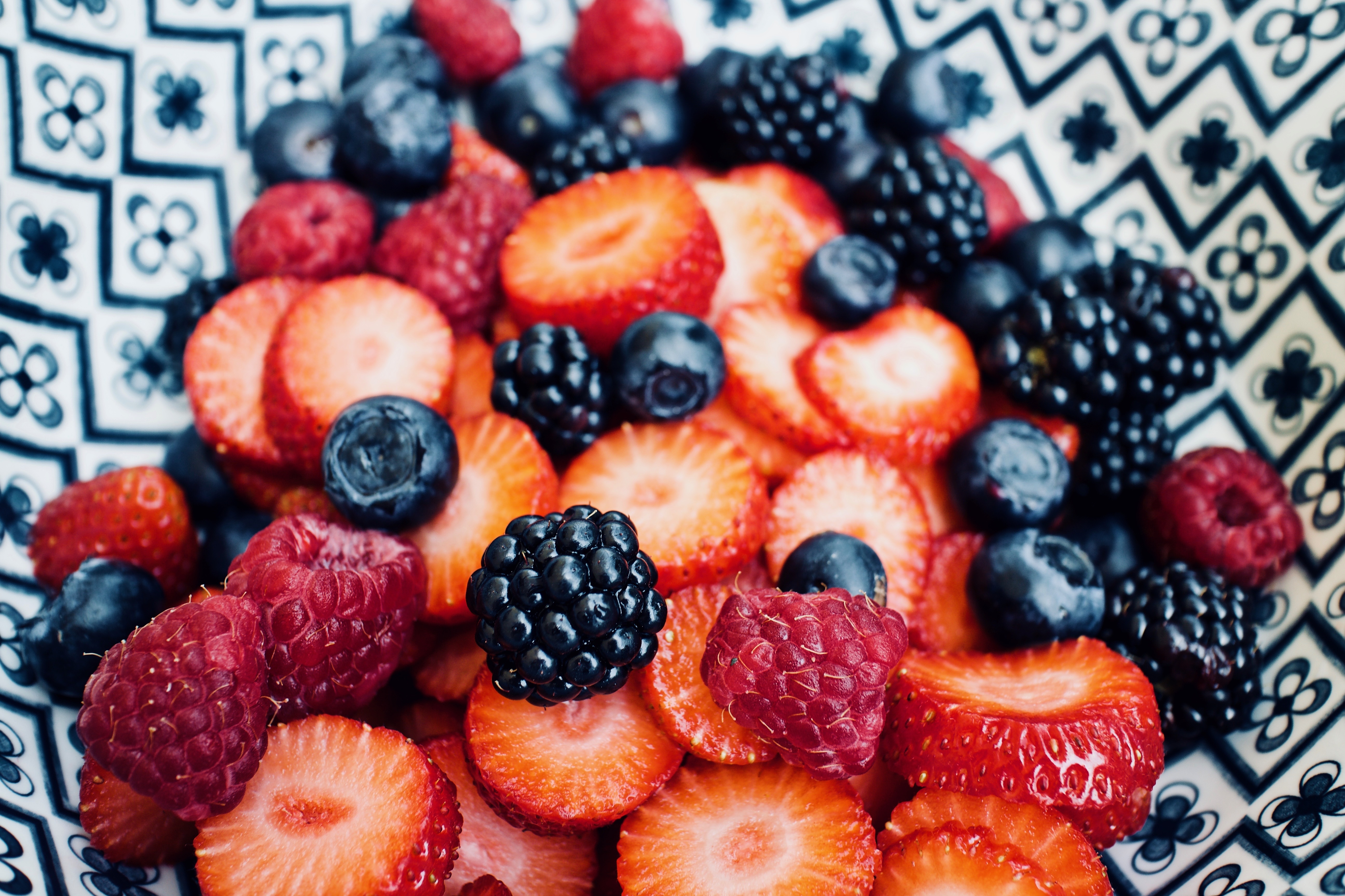 Phone Background bilberries, blackberry, food, strawberry