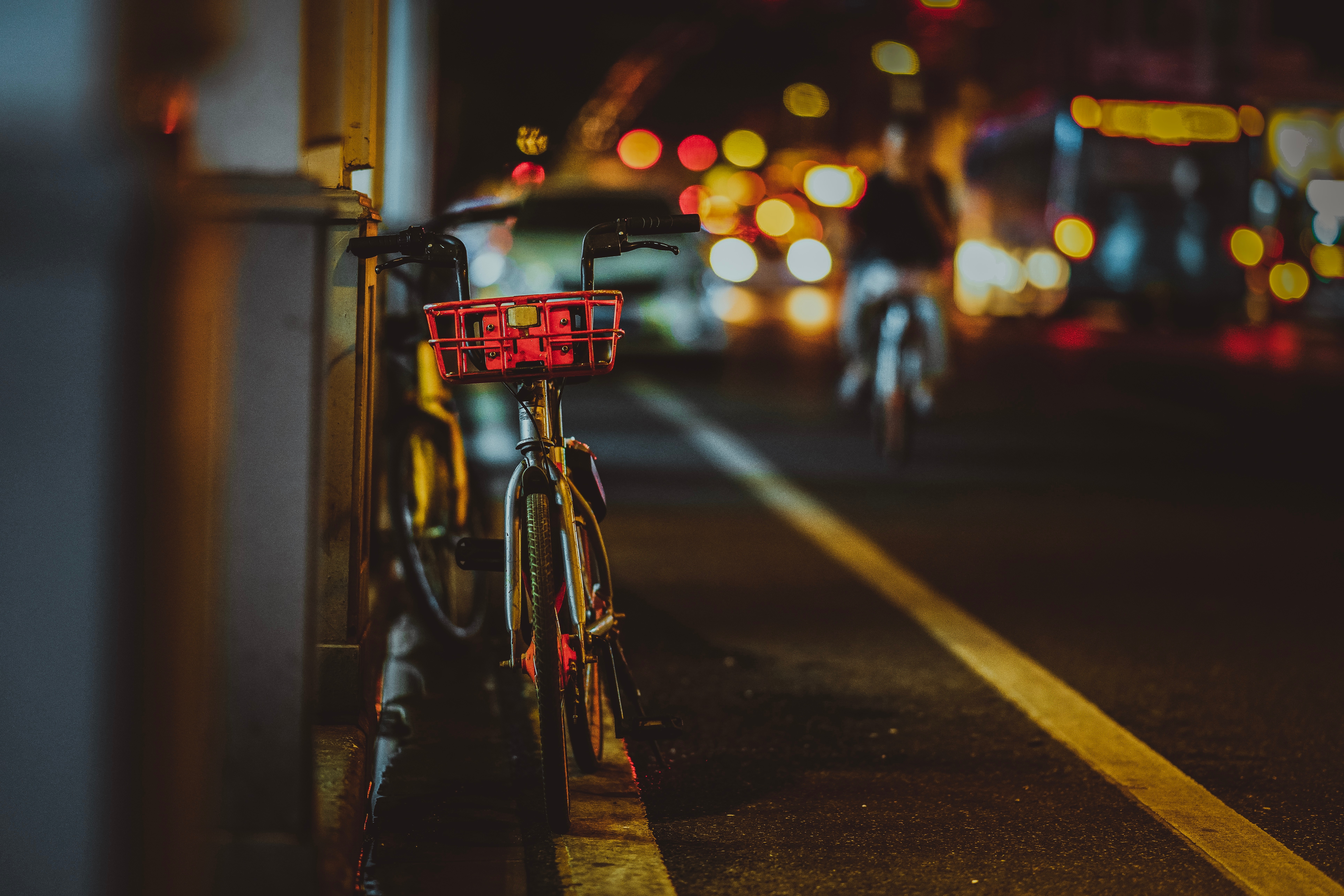 bokeh, bicycle, night, glare, miscellanea, miscellaneous, street, boquet Phone Background