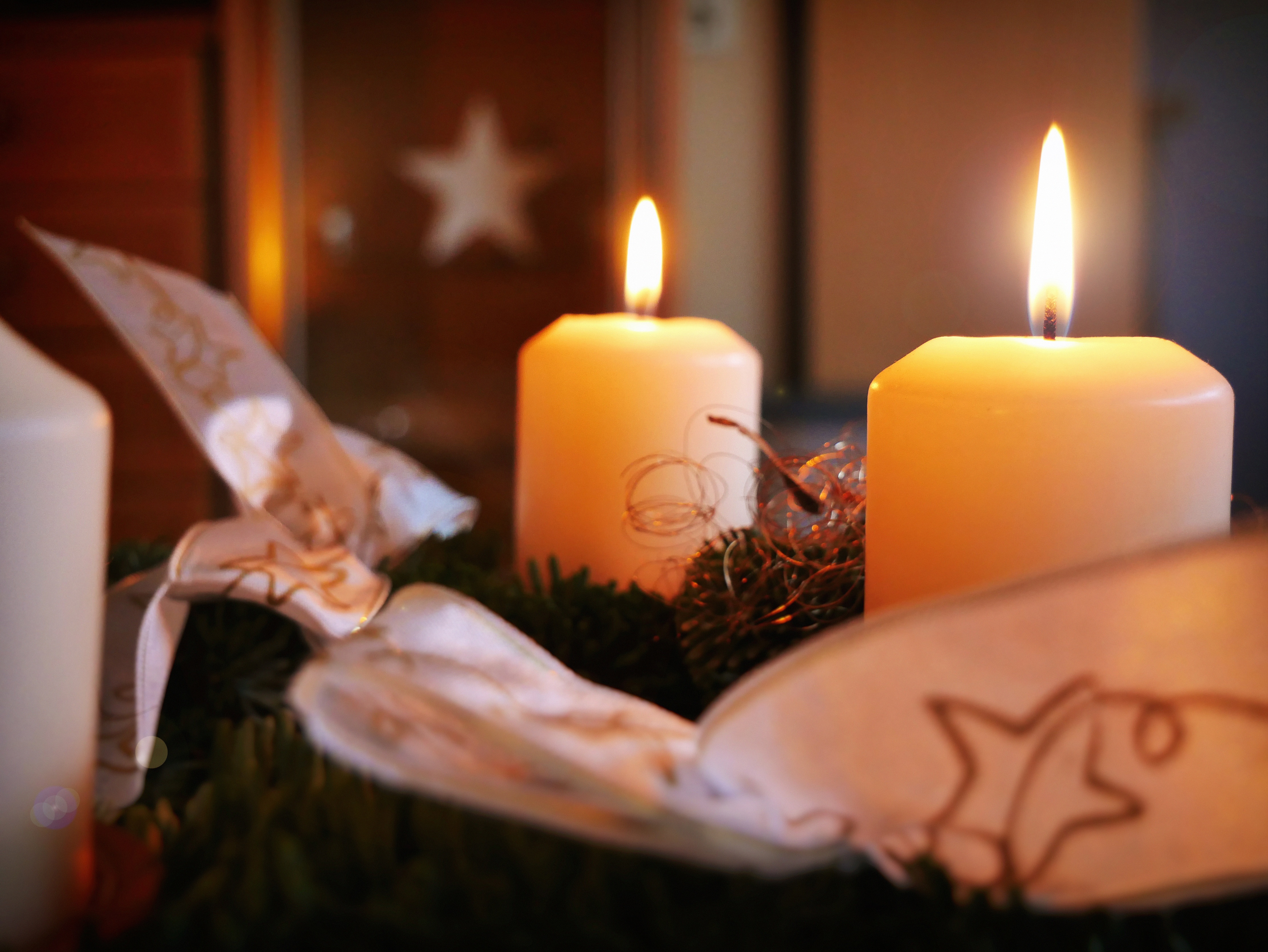 Handy-Wallpaper Feiertage, Neujahr, Weihnachten, Kerzen, Neues Jahr kostenlos herunterladen.