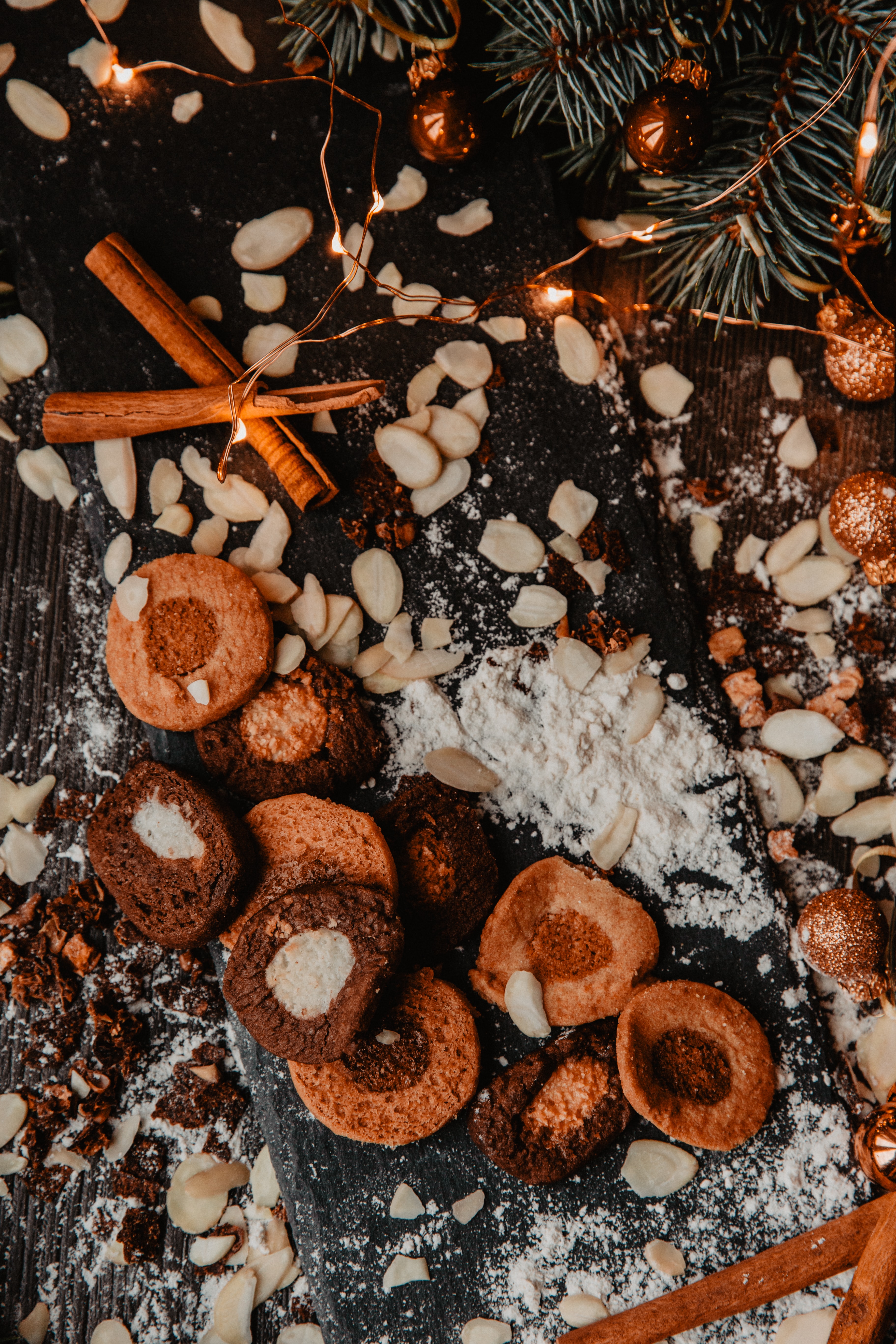 105008 download wallpaper food, new year, cookies, christmas, garland, spice, spices screensavers and pictures for free