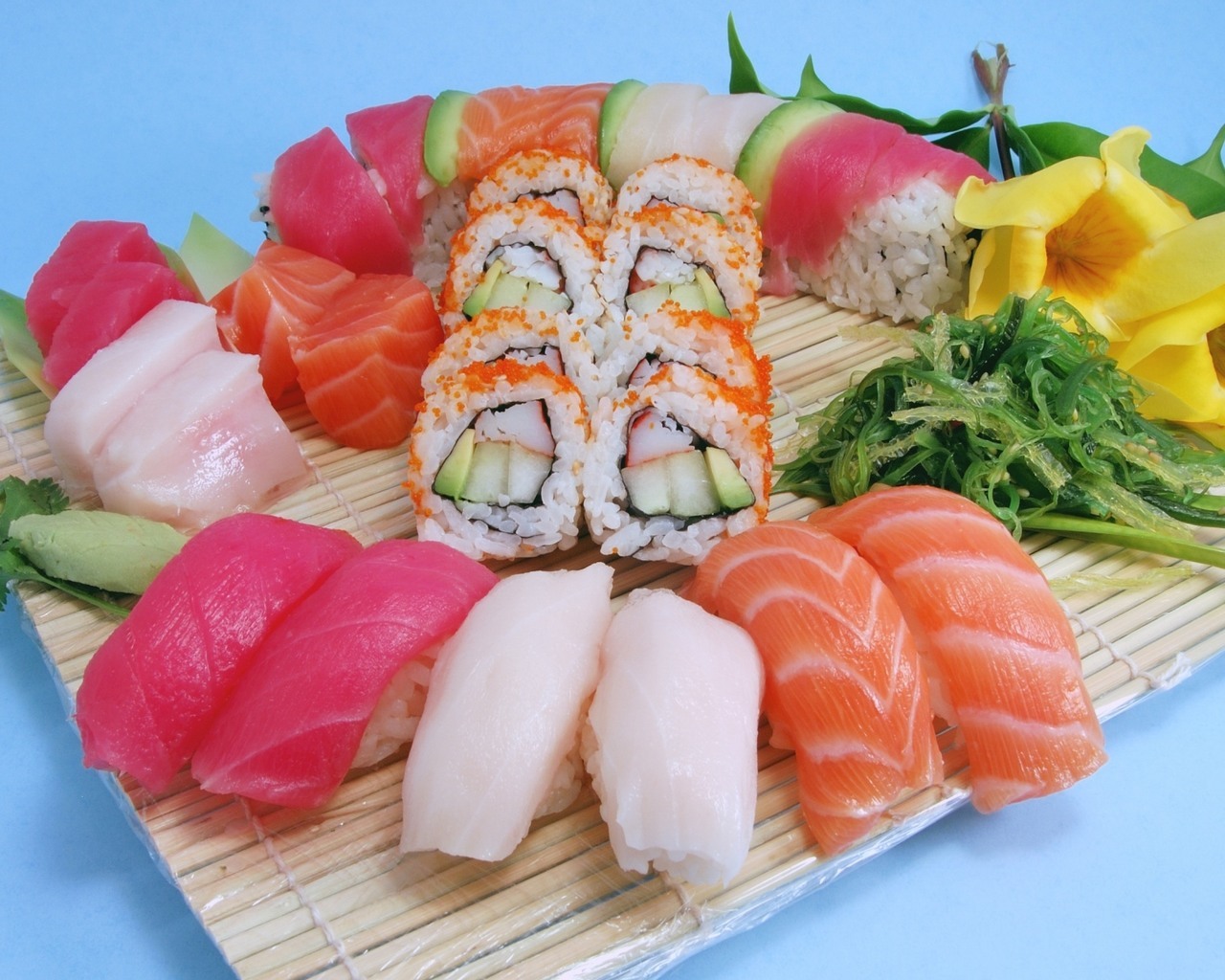9468 Bildschirmschoner und Hintergrundbilder Sushi auf Ihrem Telefon. Laden Sie lebensmittel Bilder kostenlos herunter