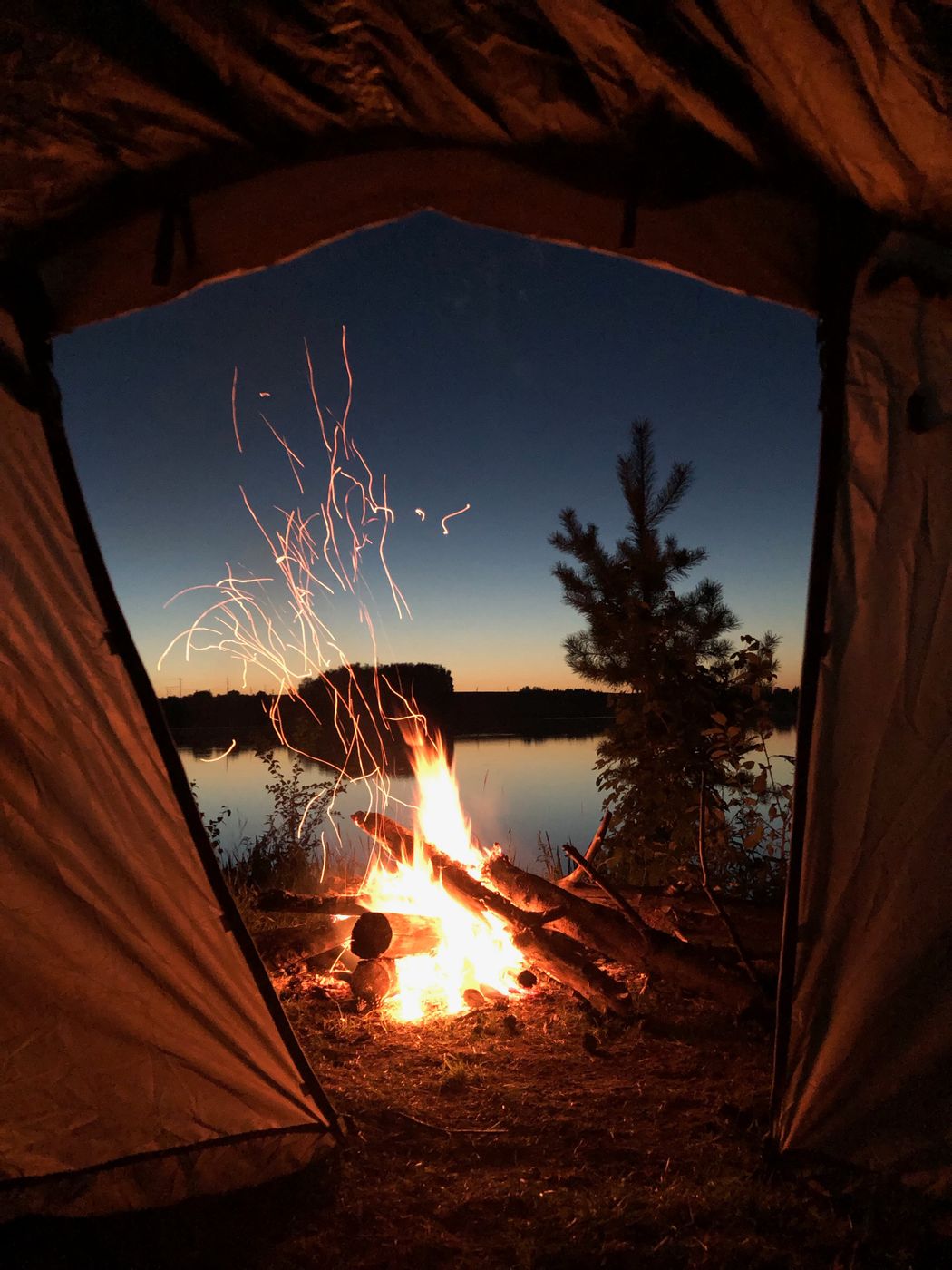 Download mobile wallpaper: Tent, Camping, Campsite, Bonfire, Night