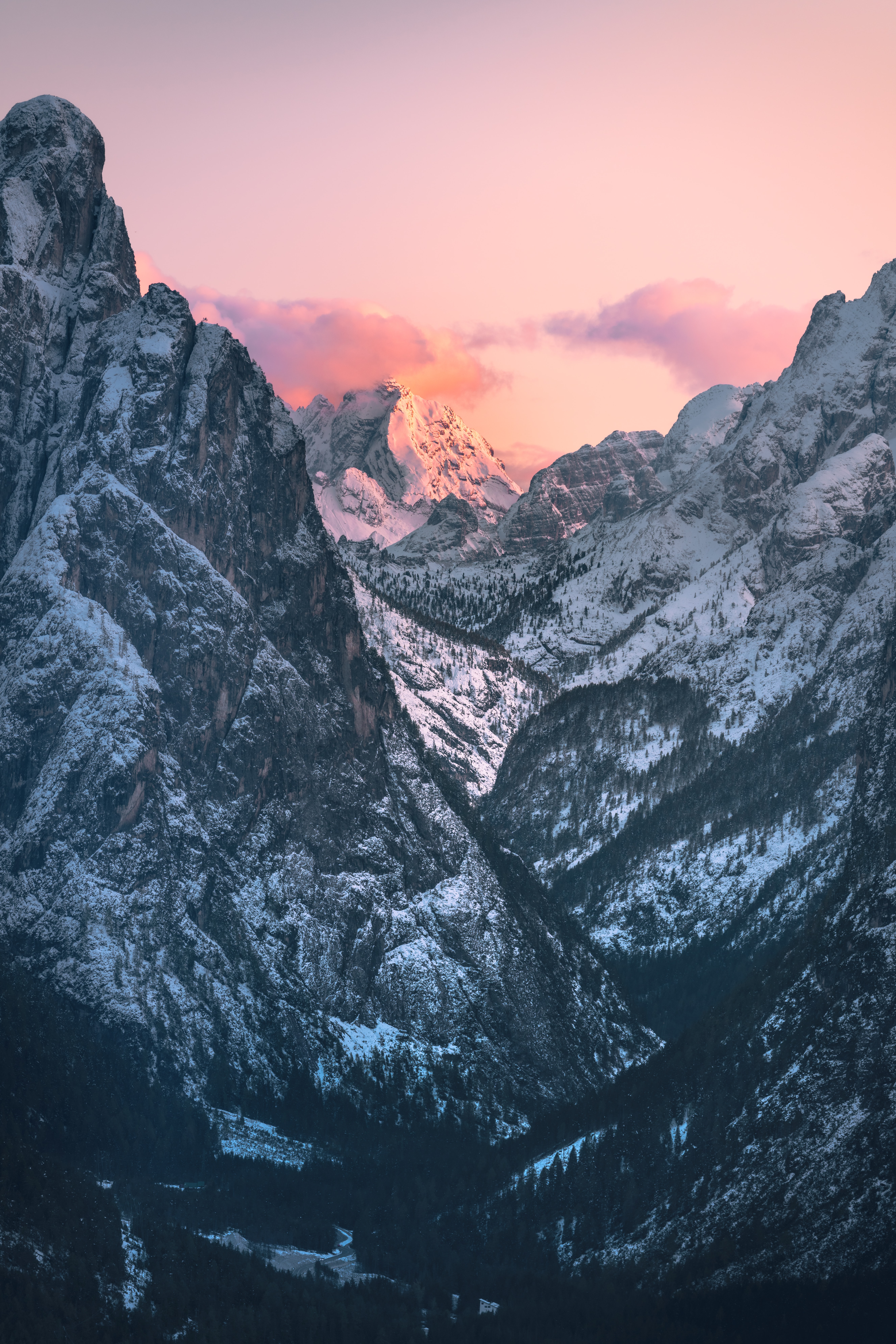147842 Hintergrundbild herunterladen winter, natur, mountains, schnee, dämmerung, twilight - Bildschirmschoner und Bilder kostenlos