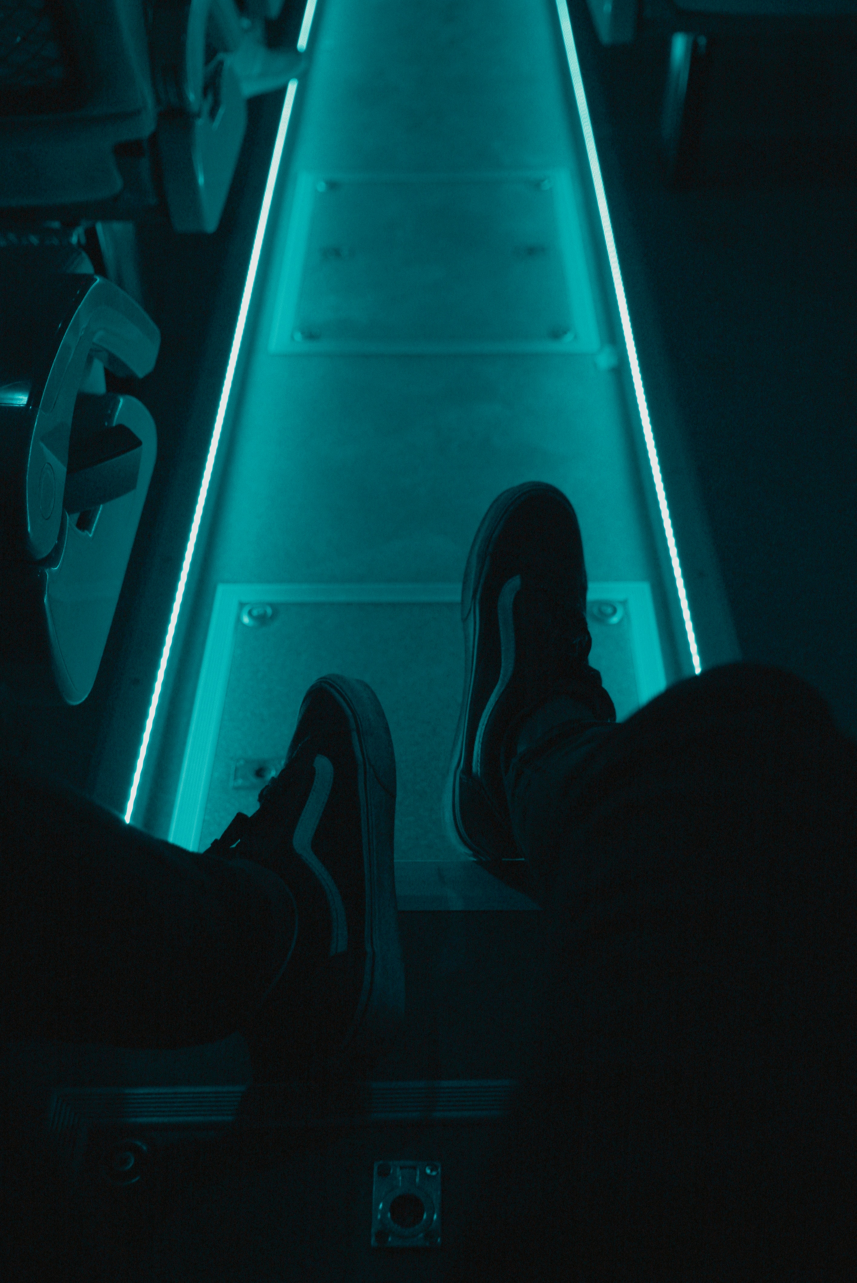 Mobile Wallpaper Sneakers neon, alone, dark, loneliness