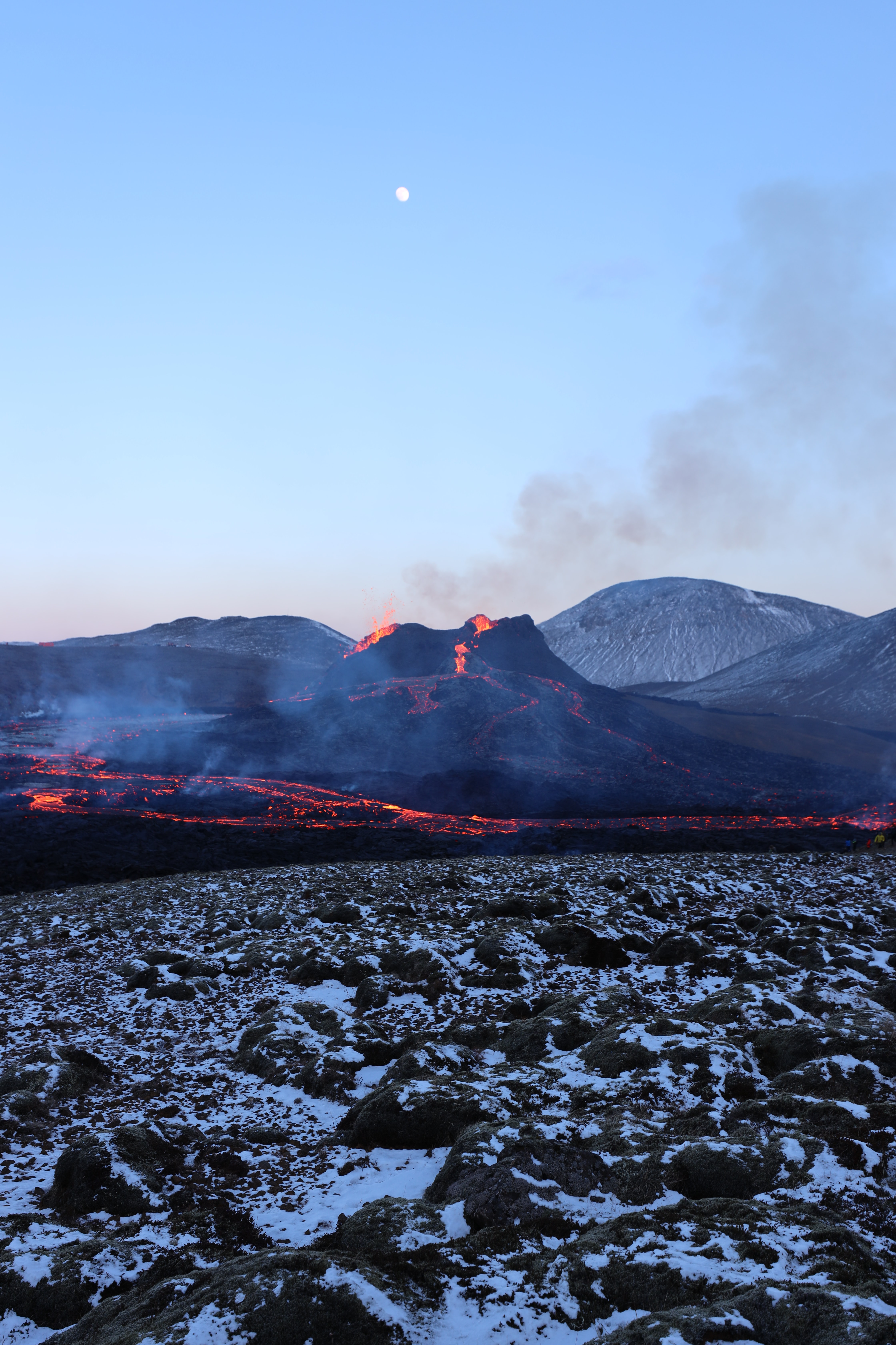 iPhone background nature, eruption, volcano, smoke