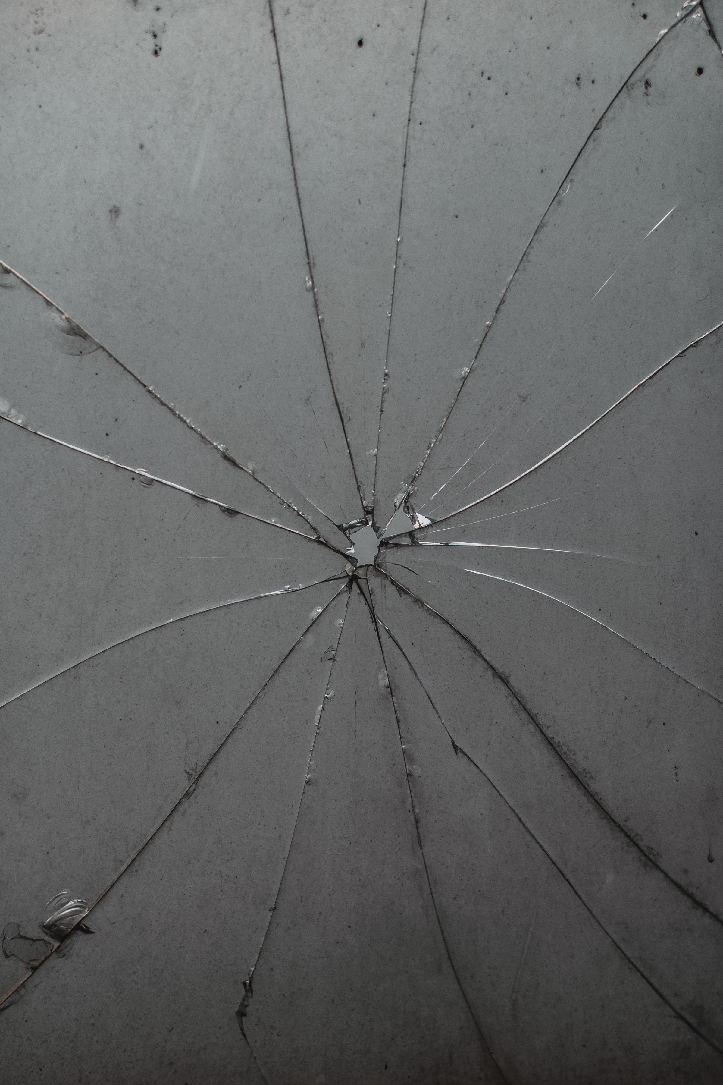 wallpapers glass, crack, broken, miscellanea, miscellaneous, bw, chb, shards, smithereens