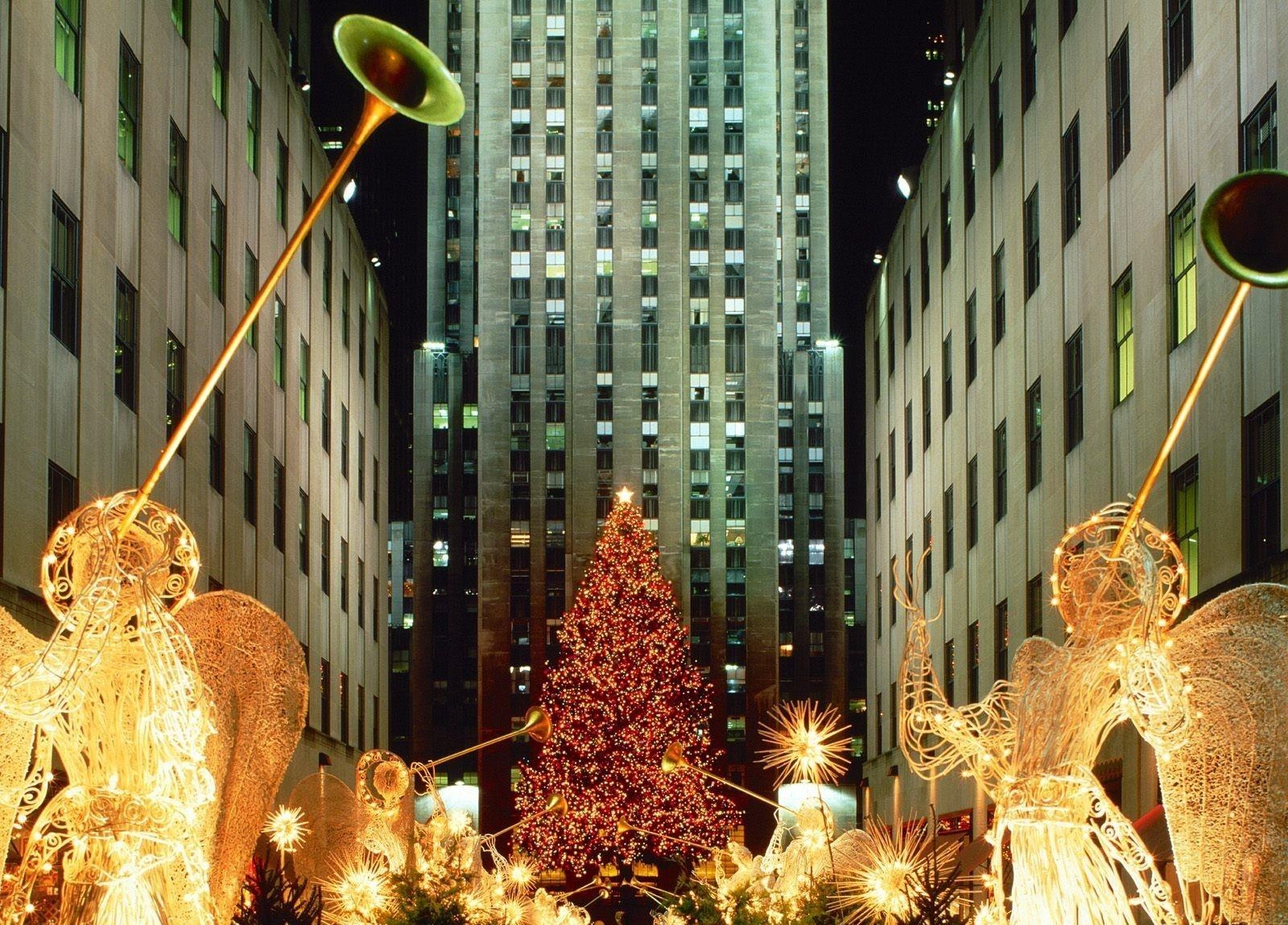 christmas tree, garlands, holidays, figures, city, figurines, skyscrapers, garland lock screen backgrounds